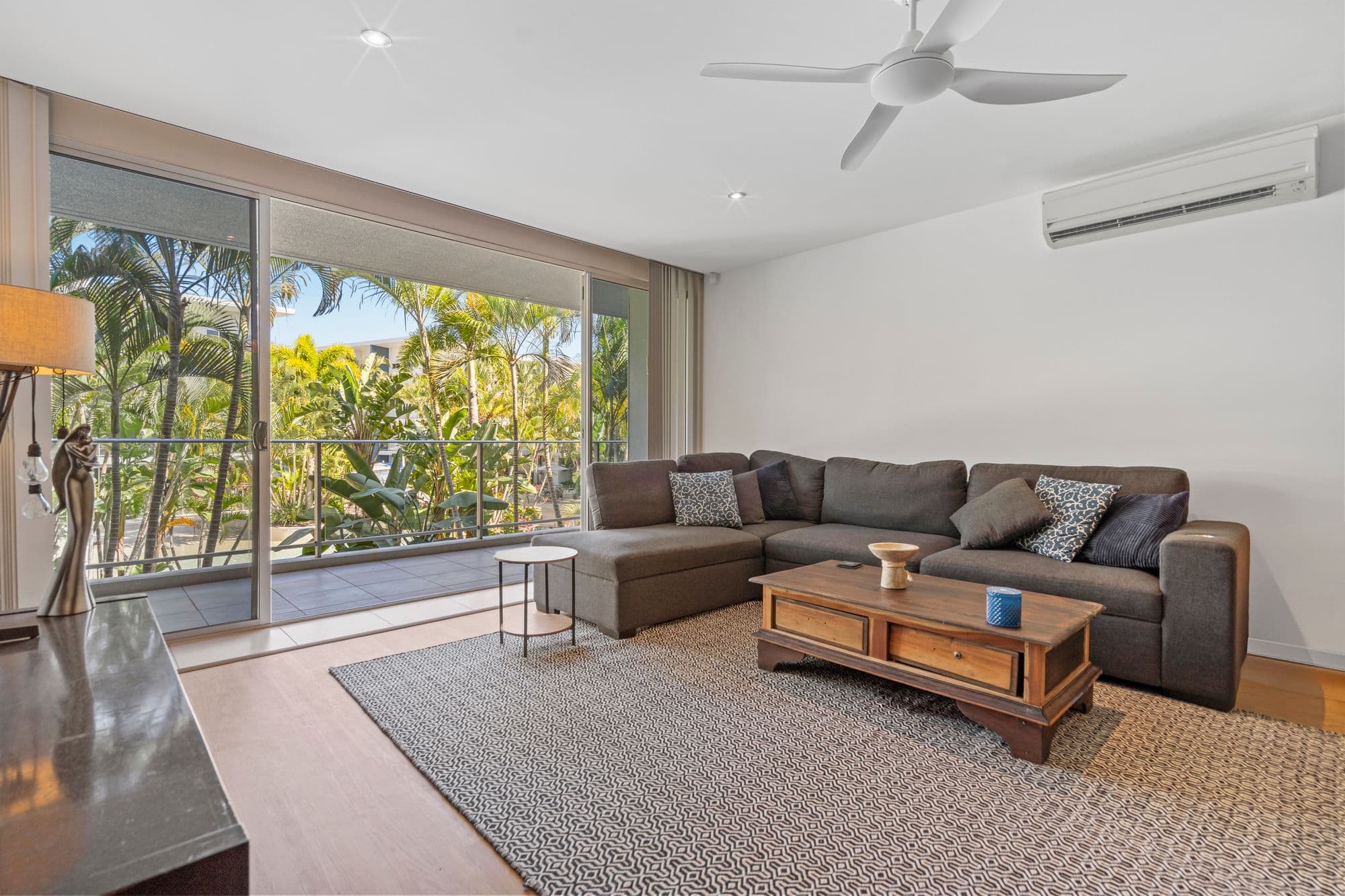 1208/2 Activa Way, Hope Island — photo 1 of 5