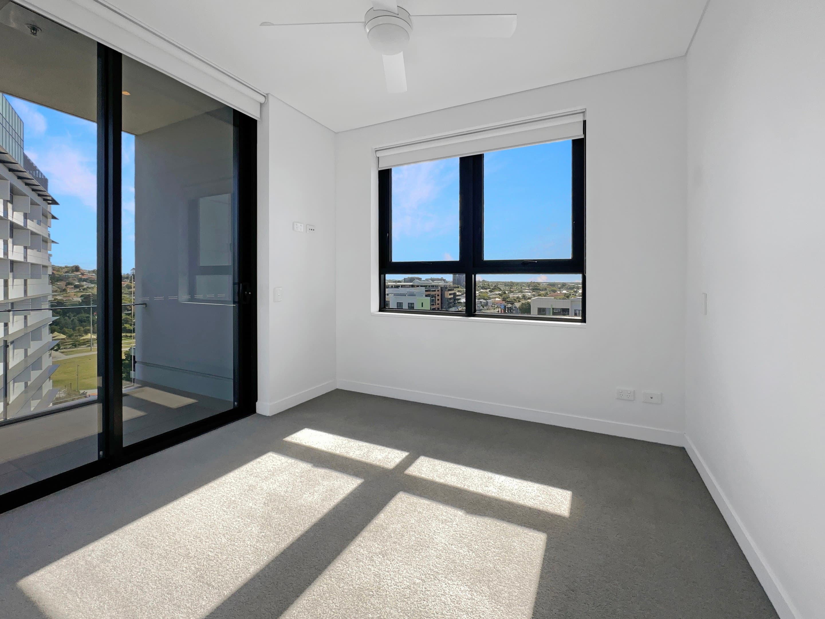 Type AMR/33 Remora Rd Remora Road, Hamilton, Hamilton — photo 1 of 5