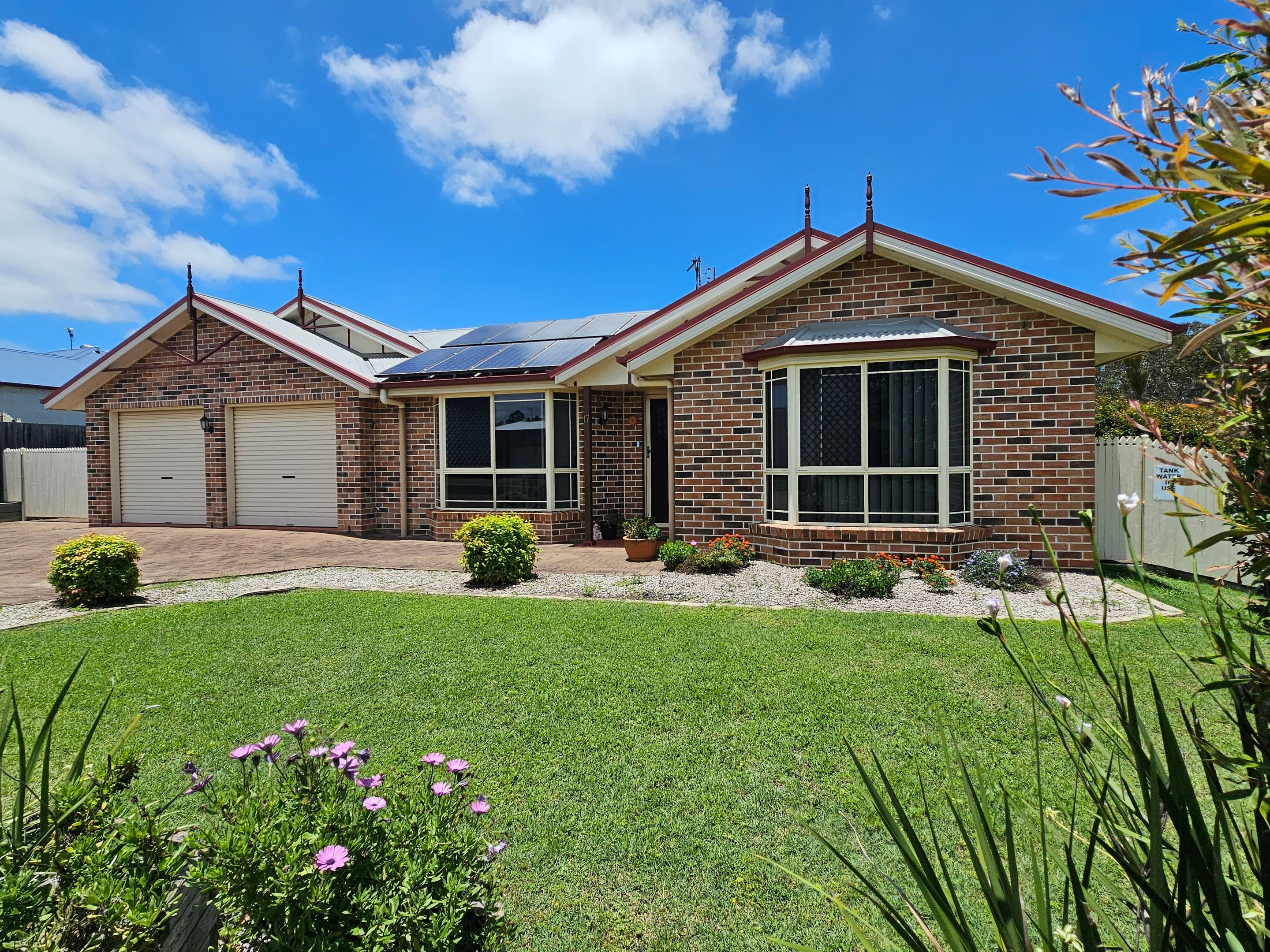 17 Matthew Court, Crows Nest - Image 1
