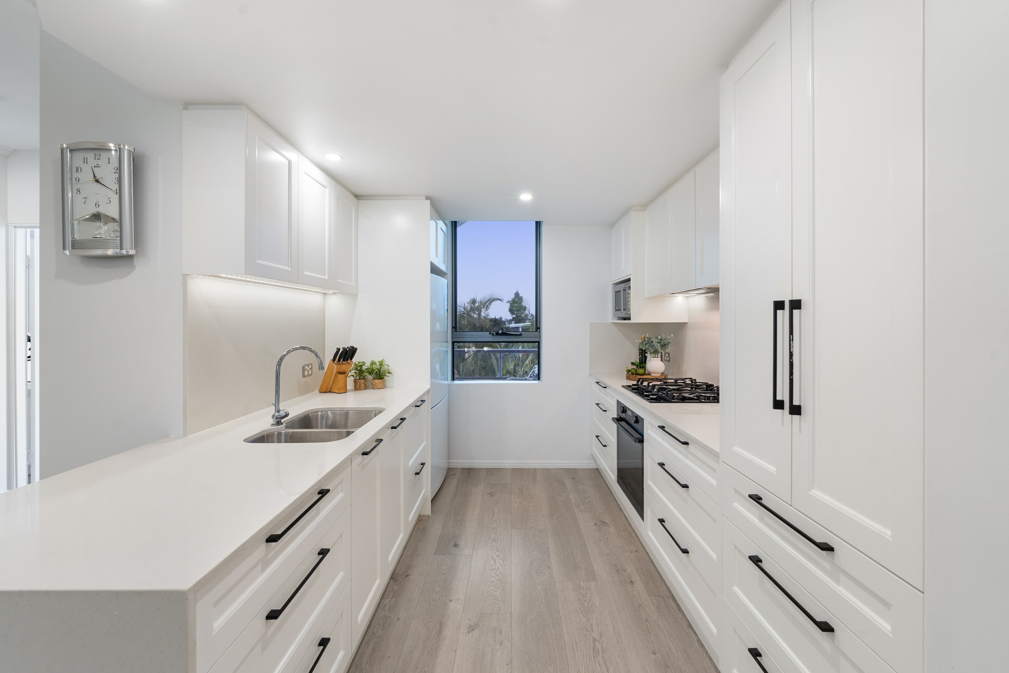 16i/28 Bayview Street, Runaway Bay