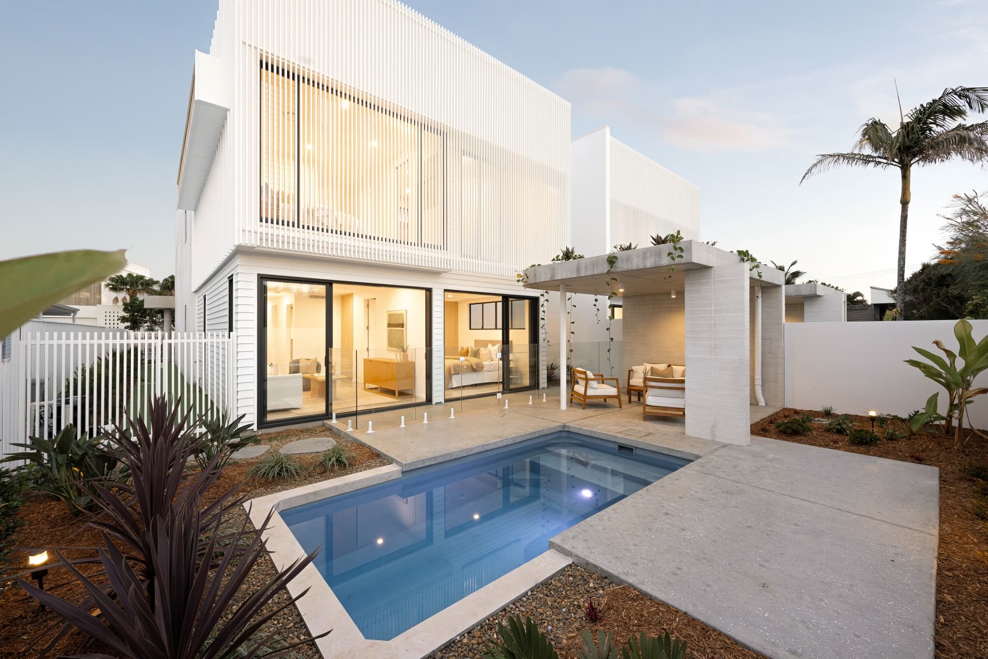 2/38 Oceanic Drive, Warana — photo 1 of 5