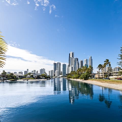 15 Sunrise Boulevard, Surfers Paradise - Image 1