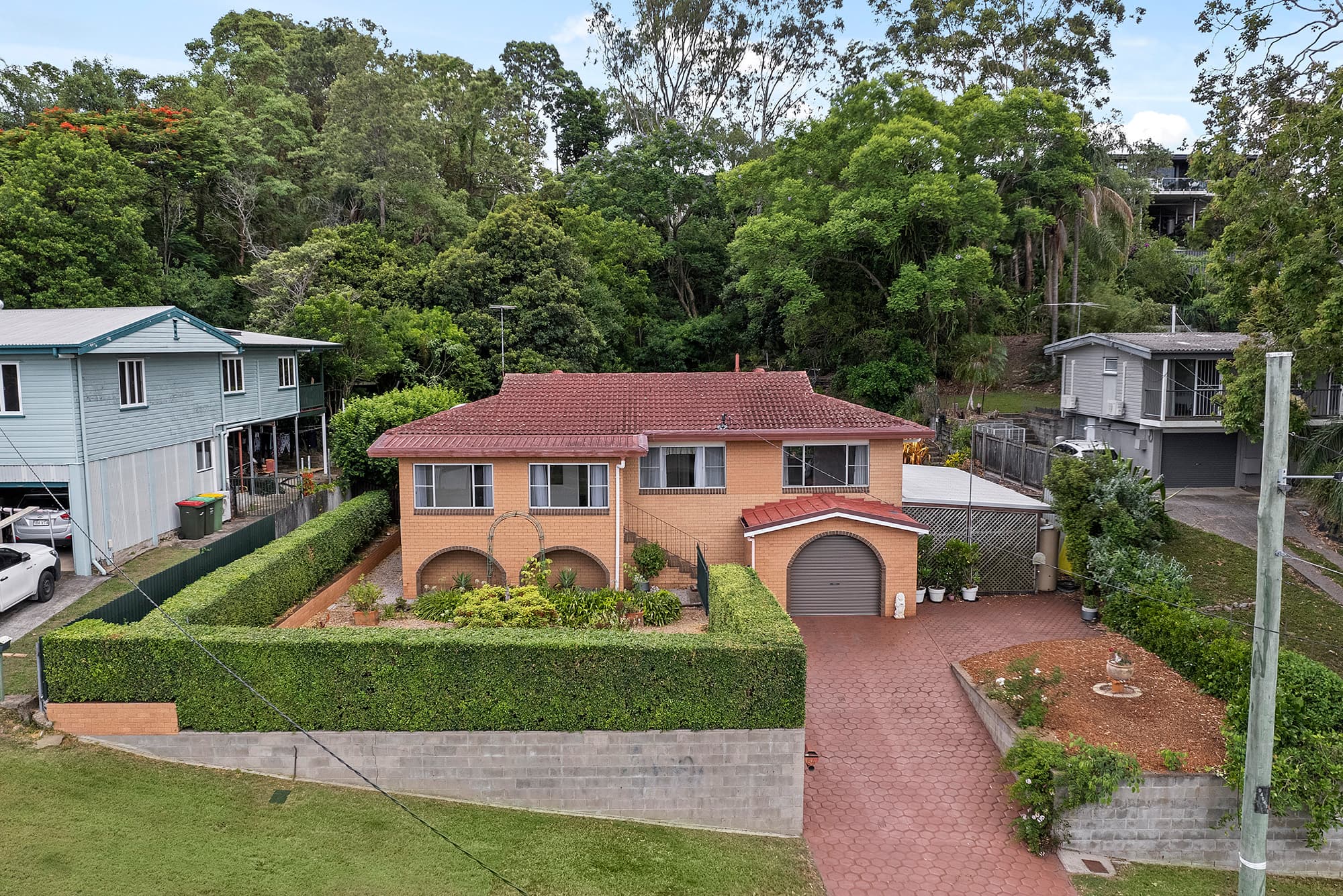64 Minto Crescent, Arana Hills, Arana Hills — photo 1 of 5