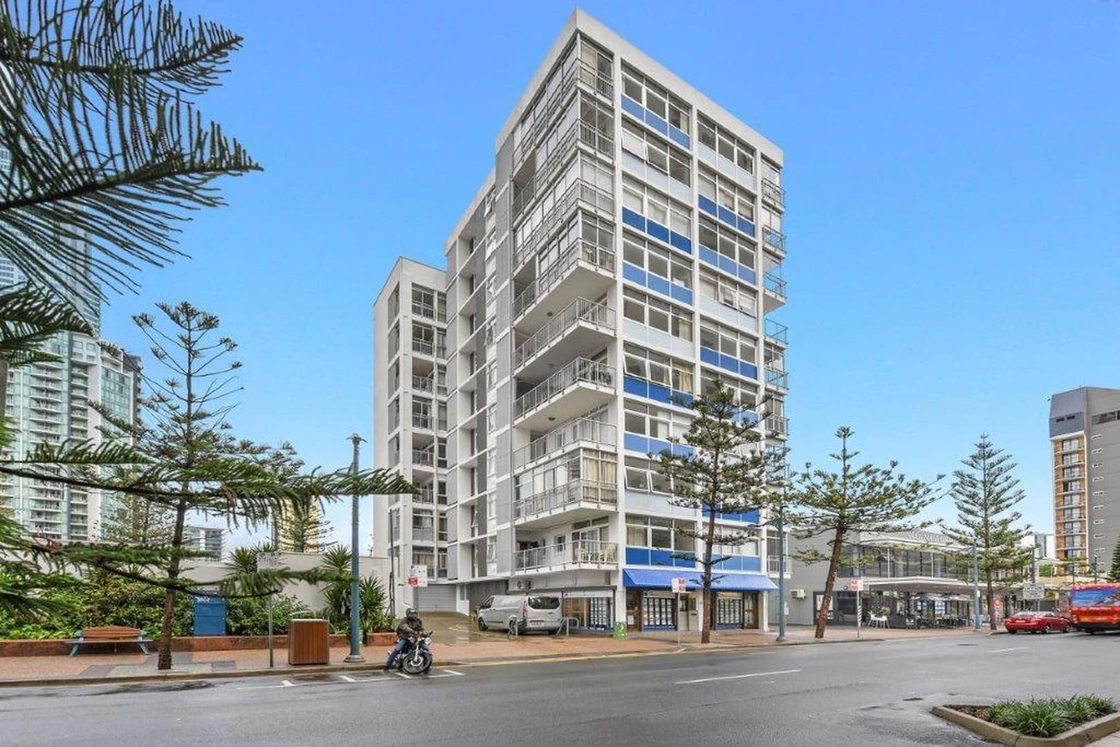4B/34 Hanlan Street, Surfers Paradise — photo 1 of 5