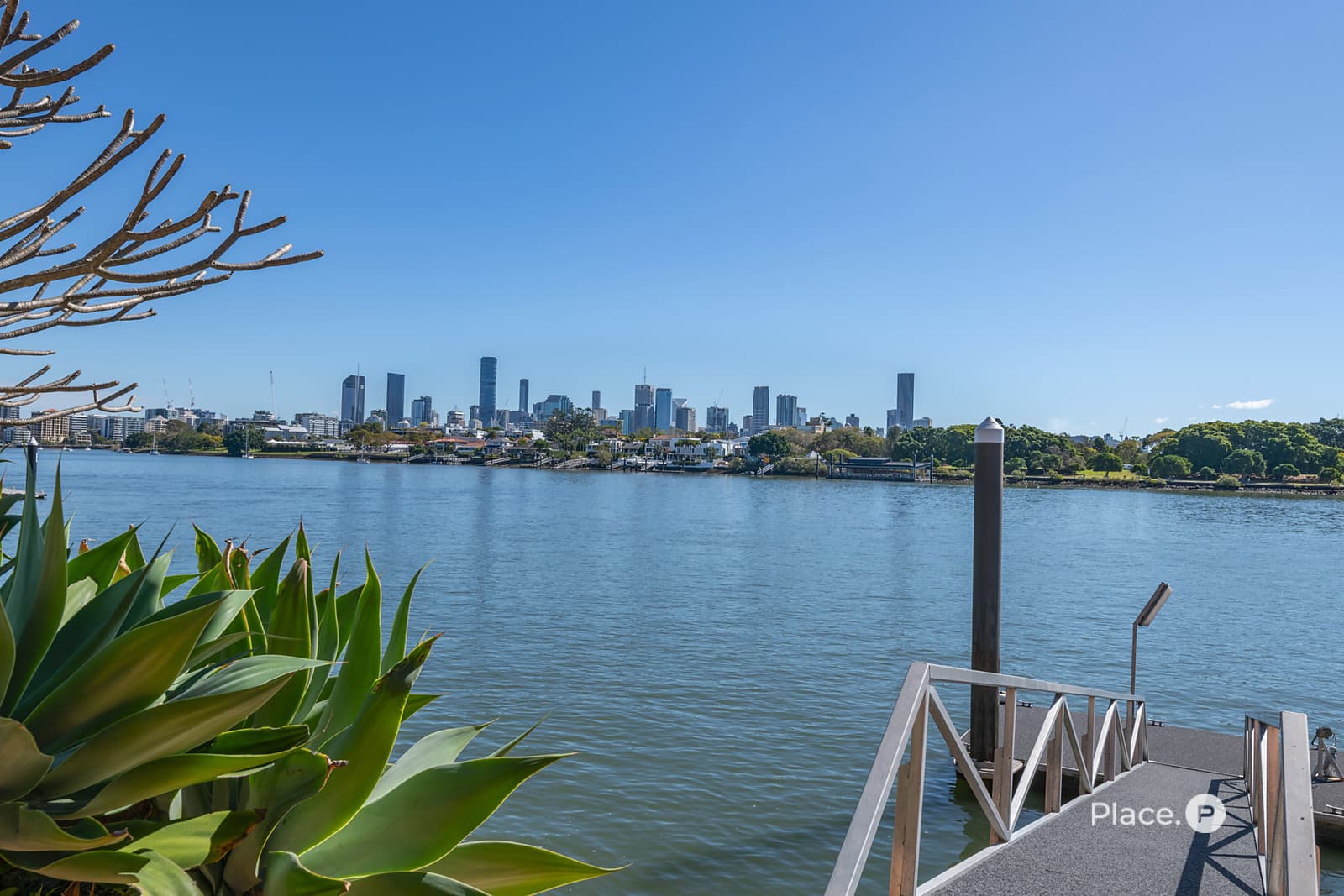 130 Wynnum Road, Norman Park — photo 1 of 5