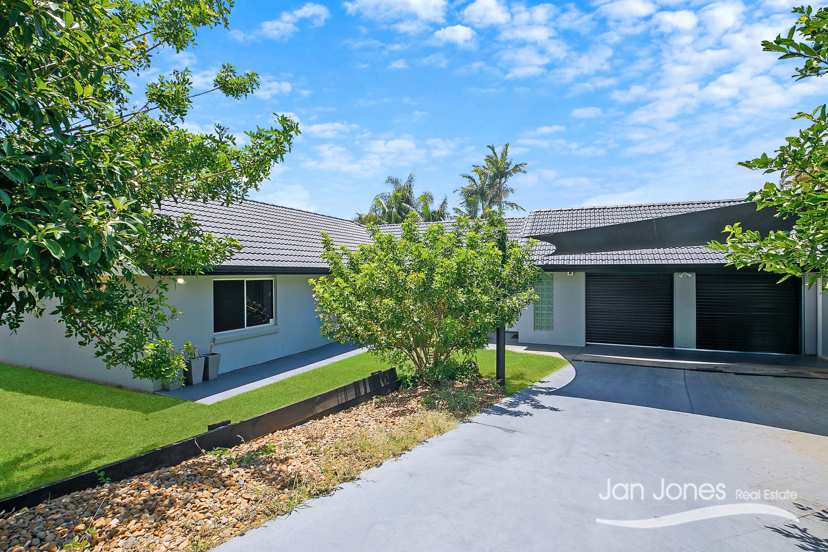6 Arizonica Drive, Clontarf - Image 1