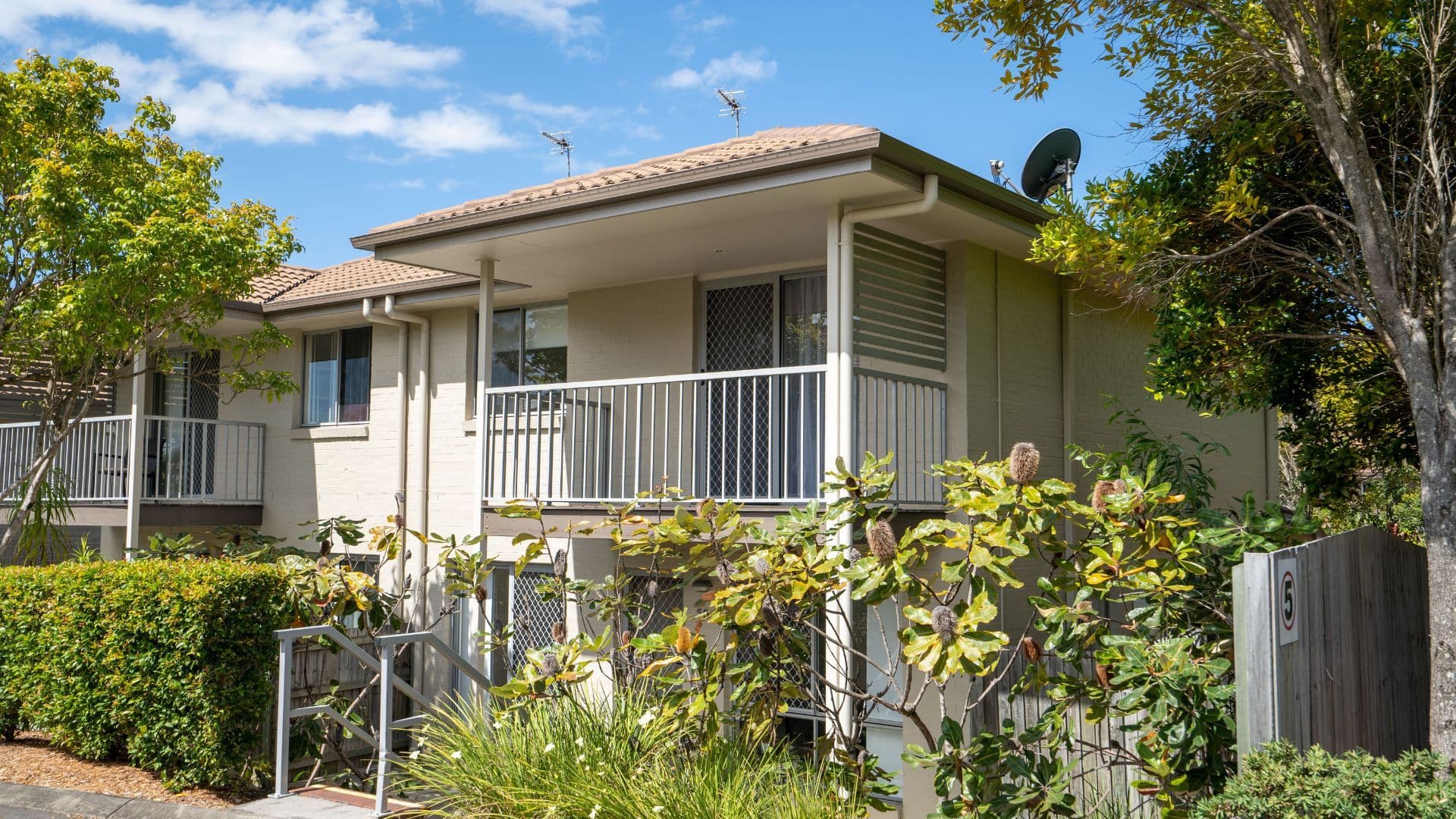 50/30 Carmarthen Circuit, Pacific Pines — photo 1 of 5