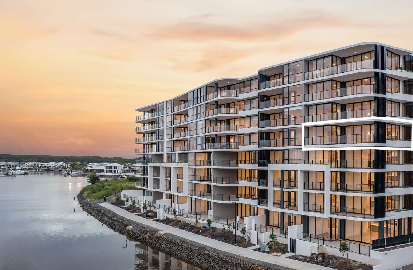 1505/10 Sickle Avenue, Hope Island - Image 1