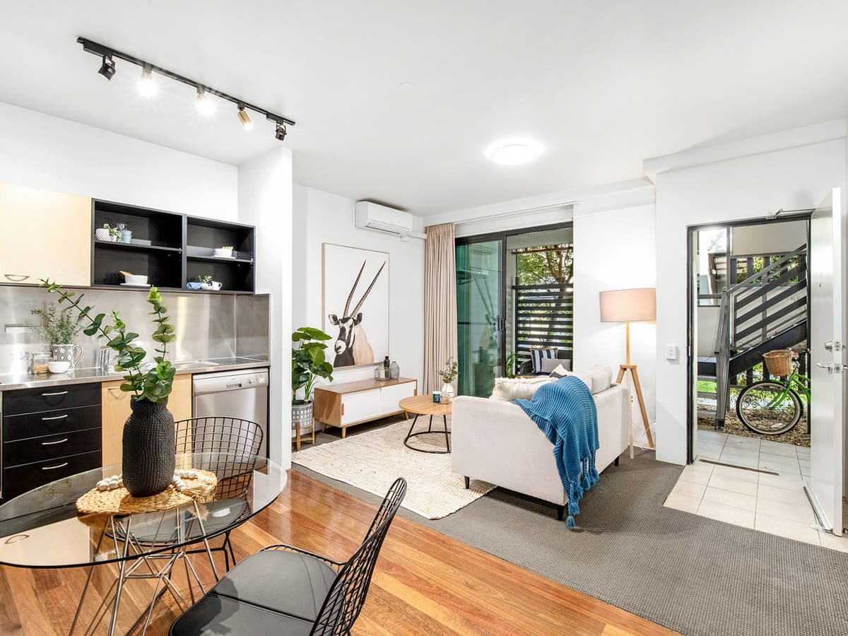 152/139 Commercial Road, Teneriffe — photo 1 of 5