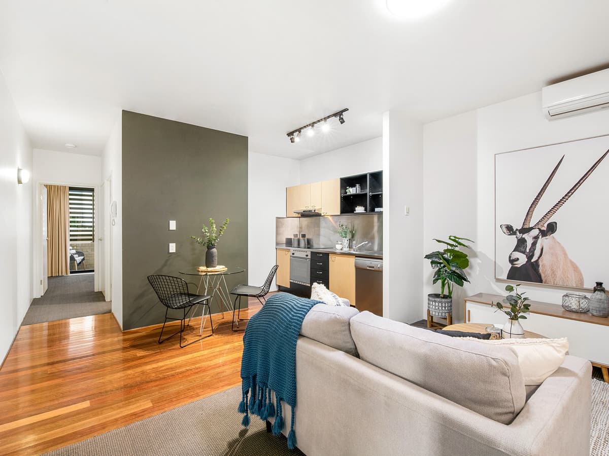 152/139 Commercial Road, Teneriffe — photo 3 of 5