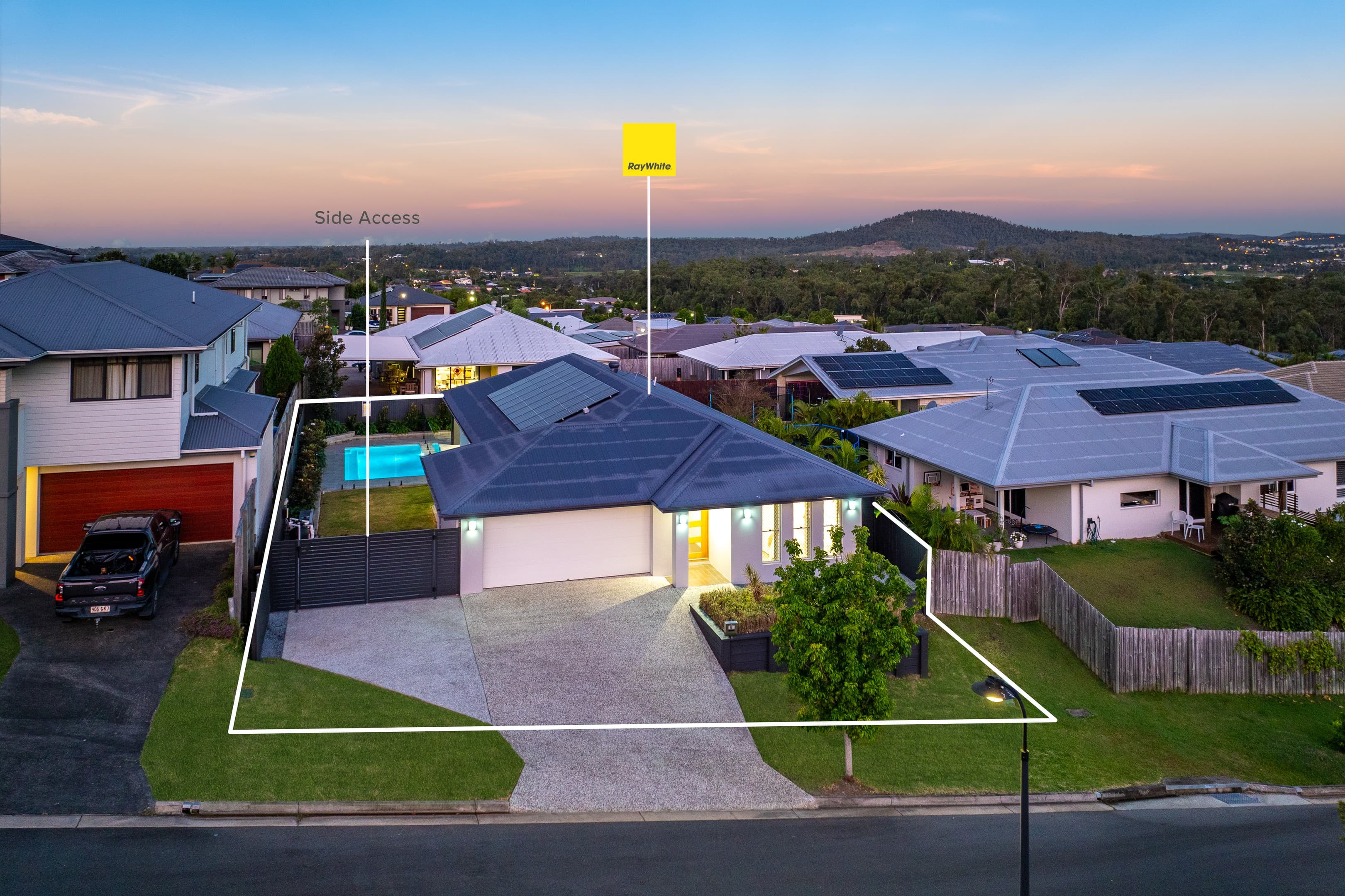 18 Anula Crescent, Upper Coomera — photo 1 of 19