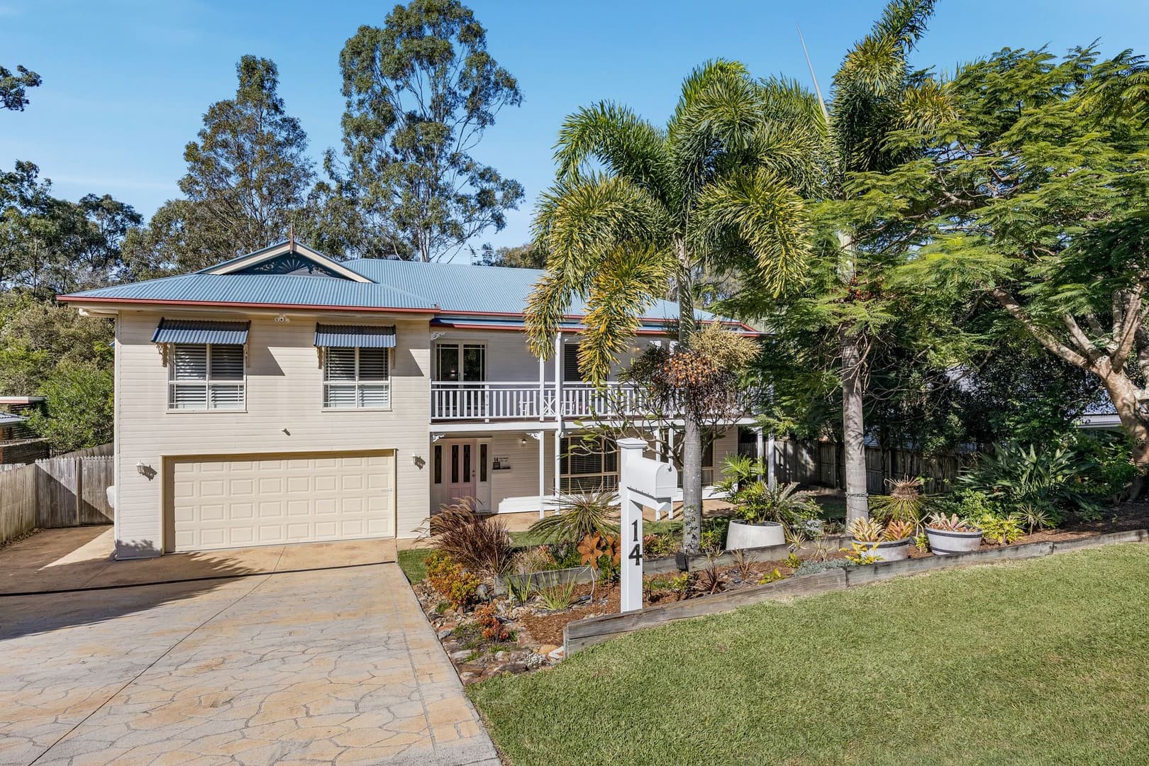 14 Canterbury Close, Forest Lake — photo 1 of 5