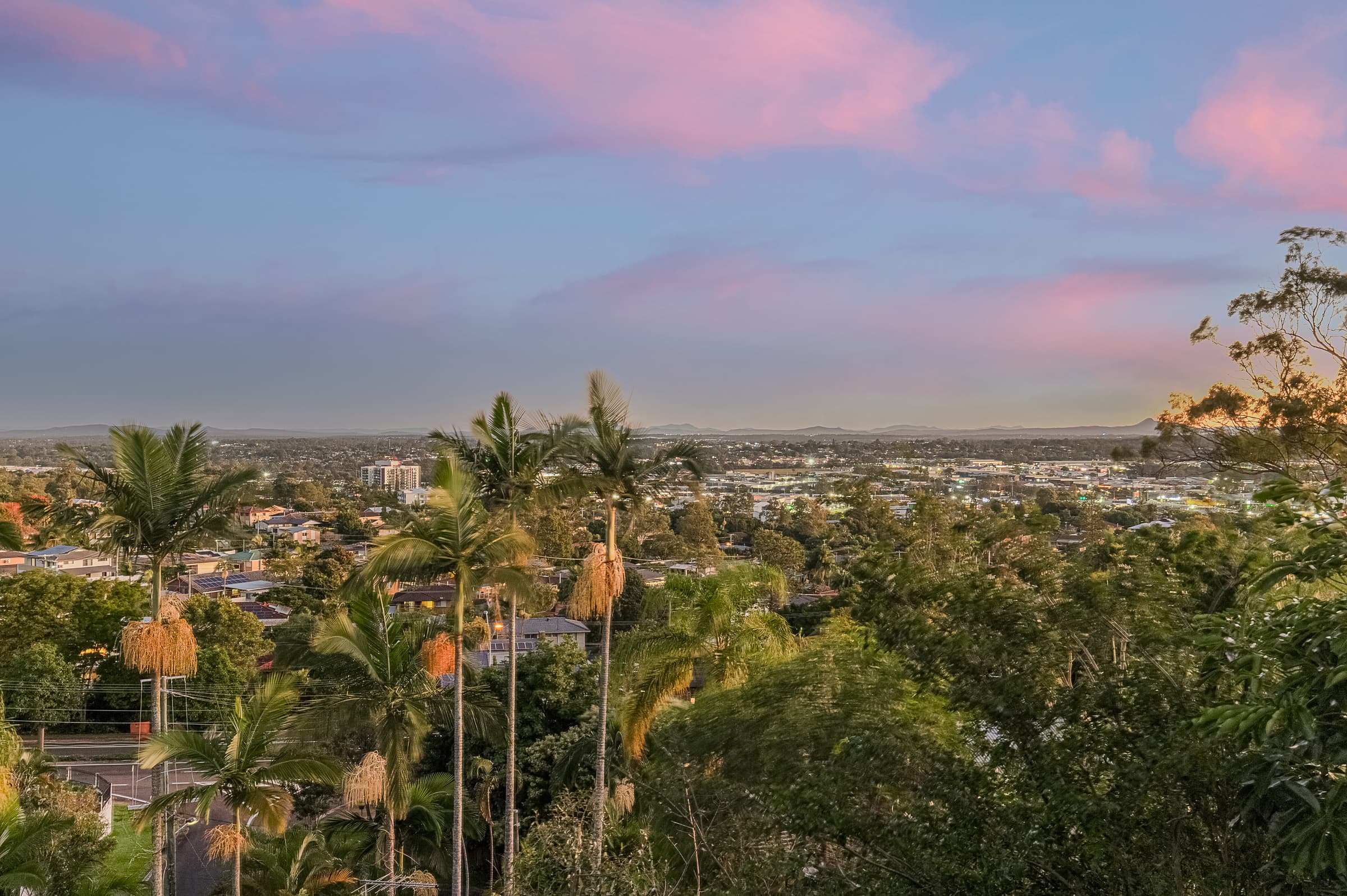 4 Keira Court, Rochedale South — photo 1 of 5