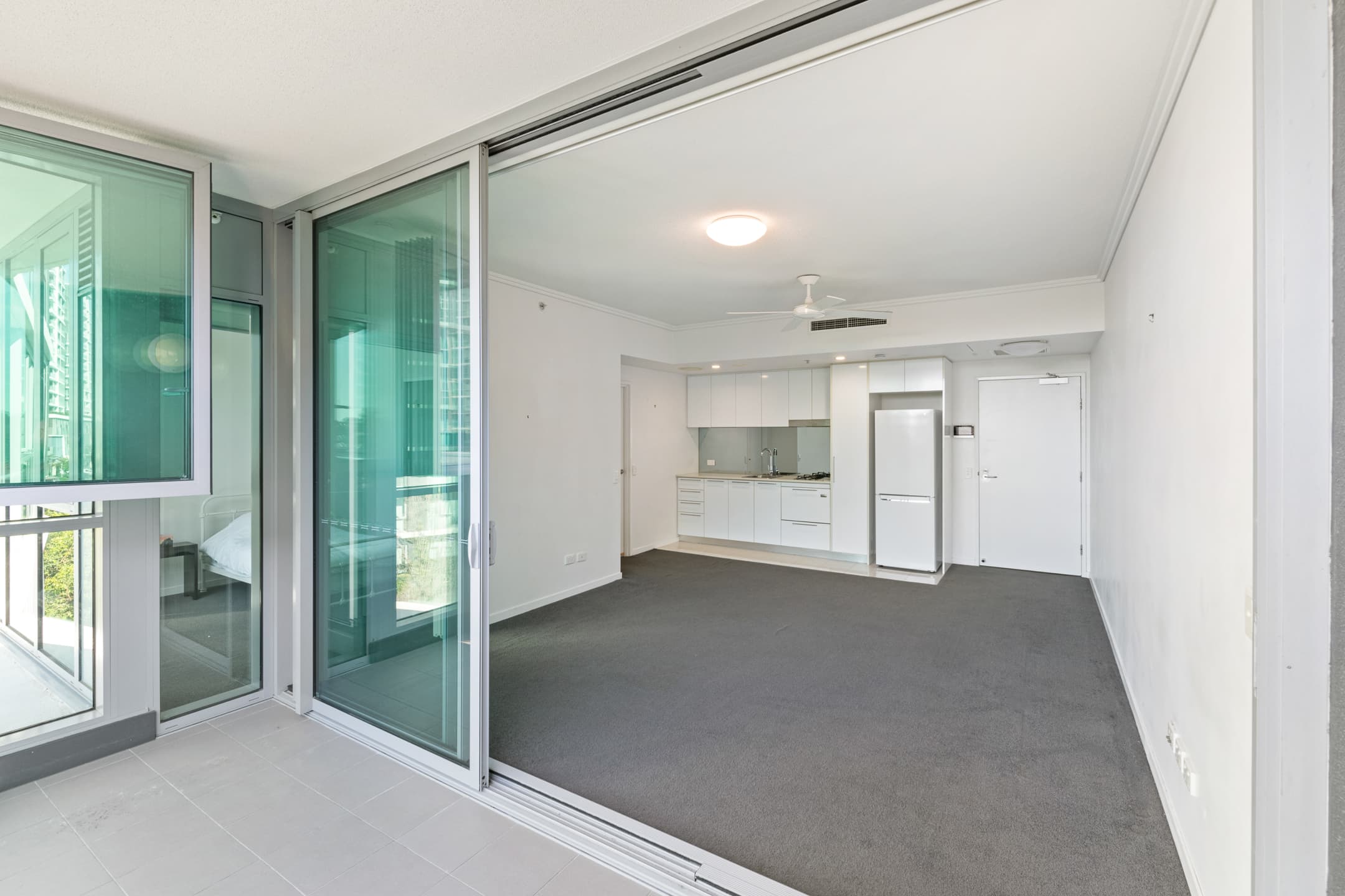 10303/8 Harbour Road, Hamilton - Image 1