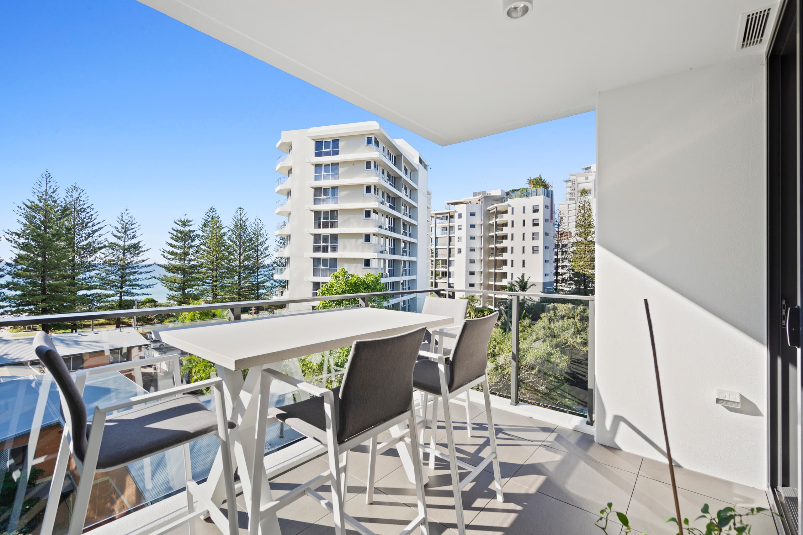 20/1969 Gold Coast Highway, Burleigh Heads - Image 1