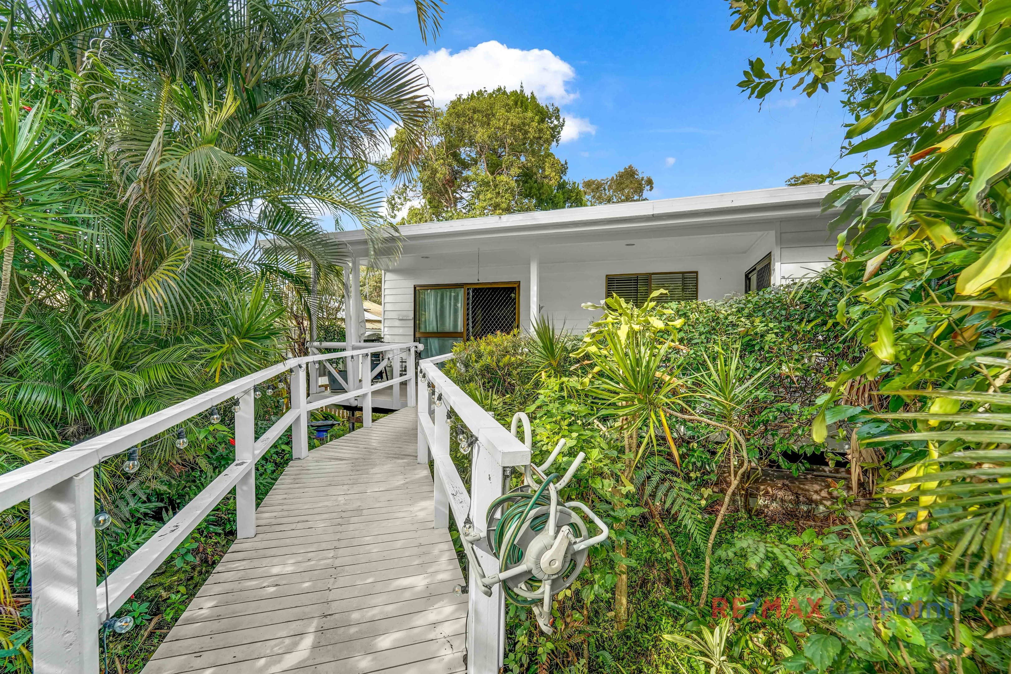 11 Carefree Street, Coochiemudlo Island - Image 1