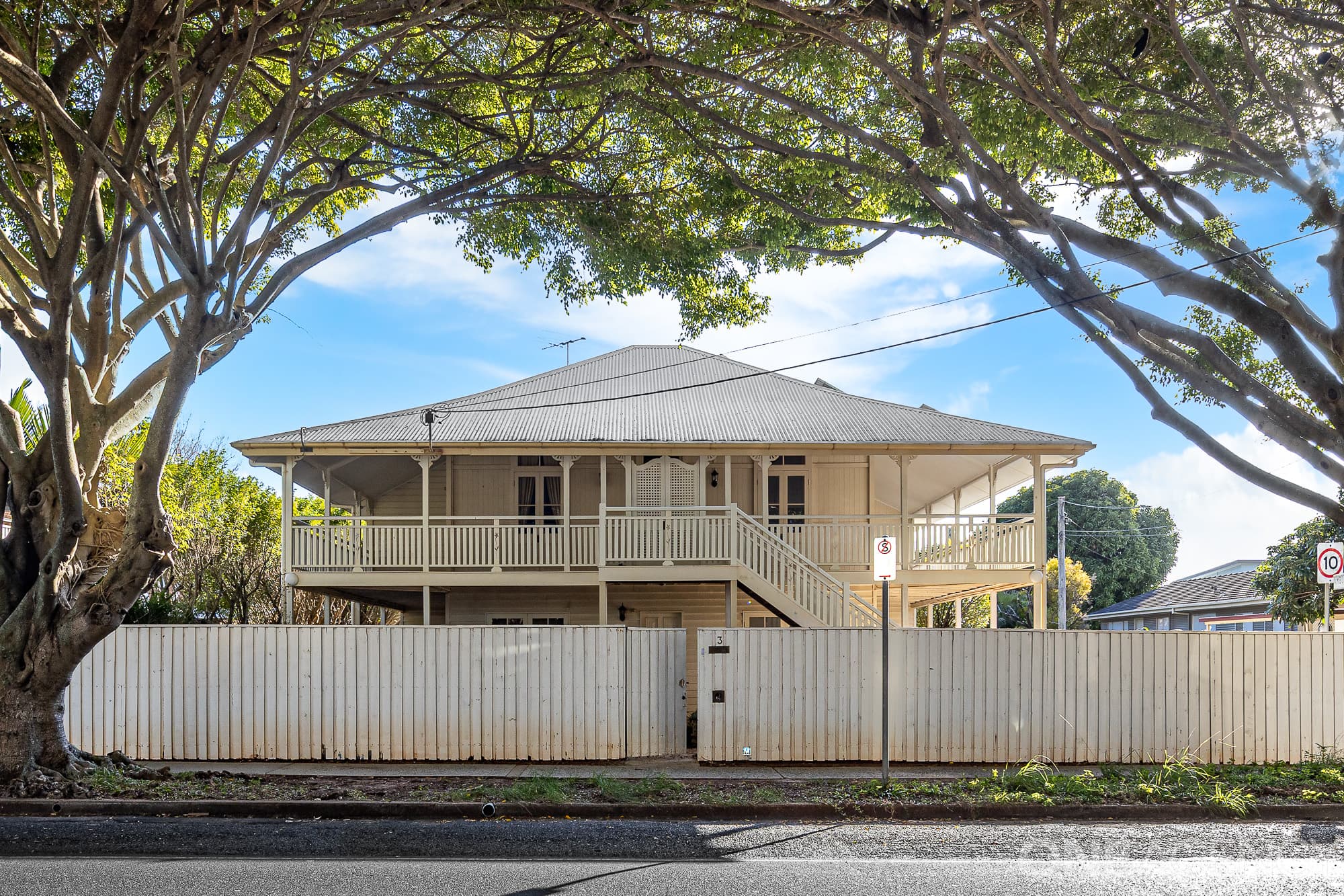 3 Prince Edward Parade, Redcliffe — photo 1 of 5