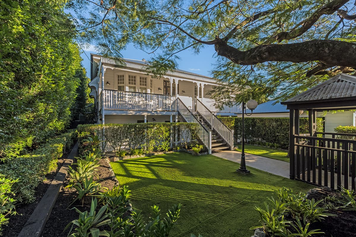 124 Alexandra Road, Clayfield — photo 1 of 5