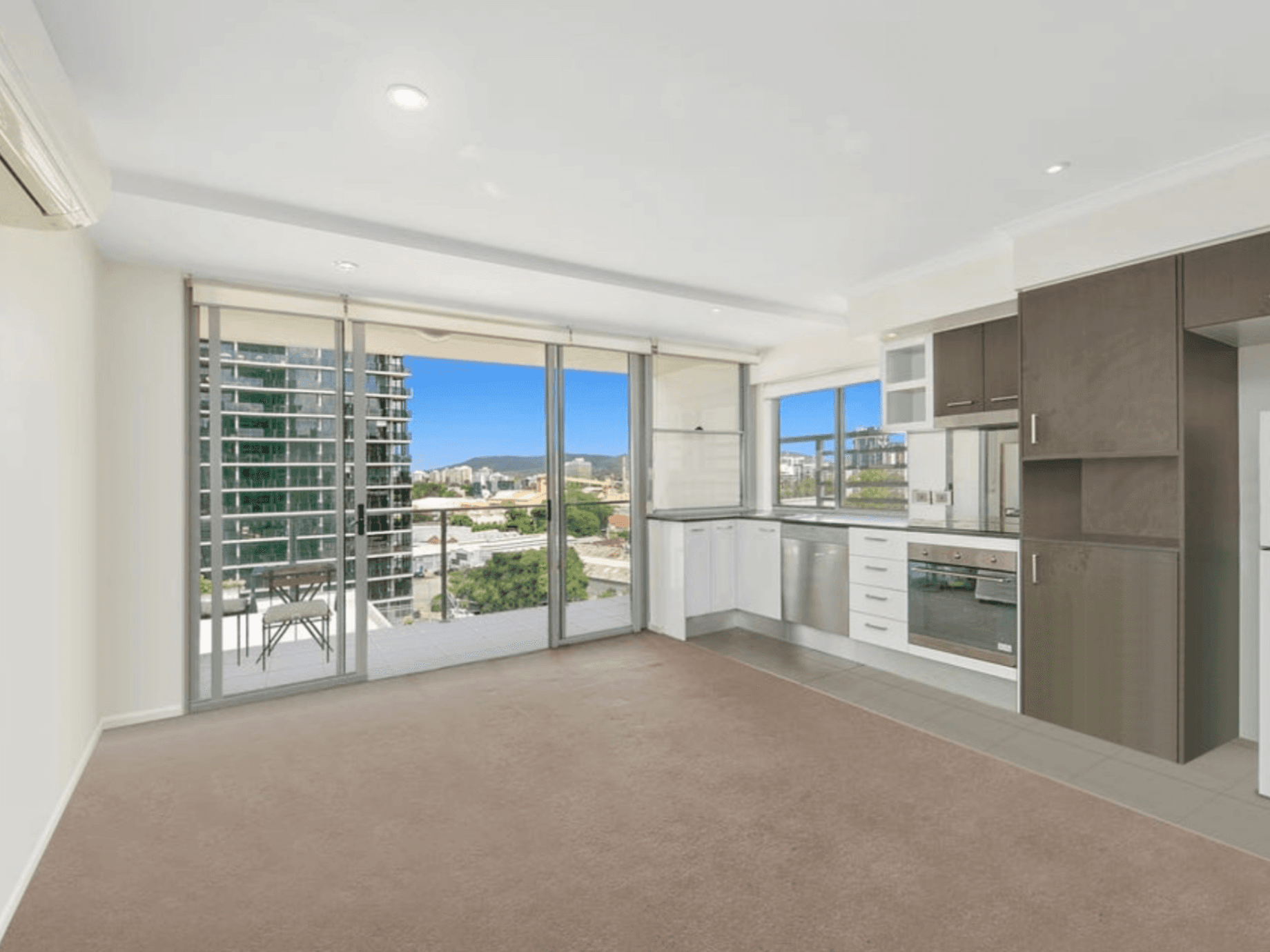 907/16 Merivale Street, South Brisbane - Image 1