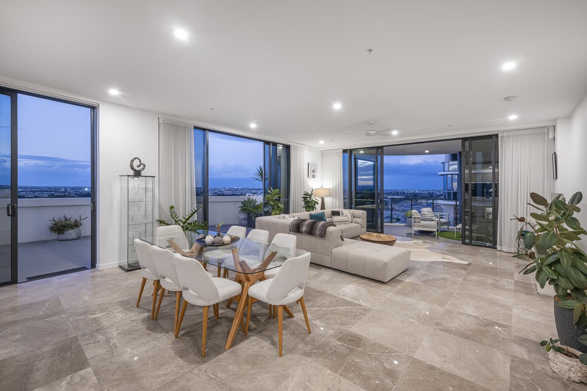 21701/7 Wharf Street, Hamilton - Image 1