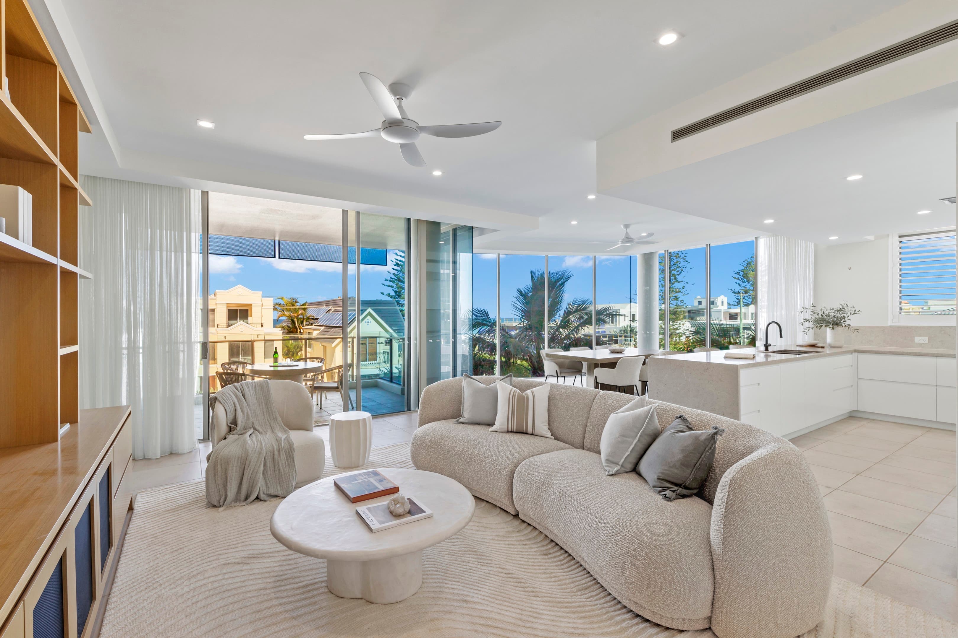 303/252 Hedges Avenue, Mermaid Beach - Image 1