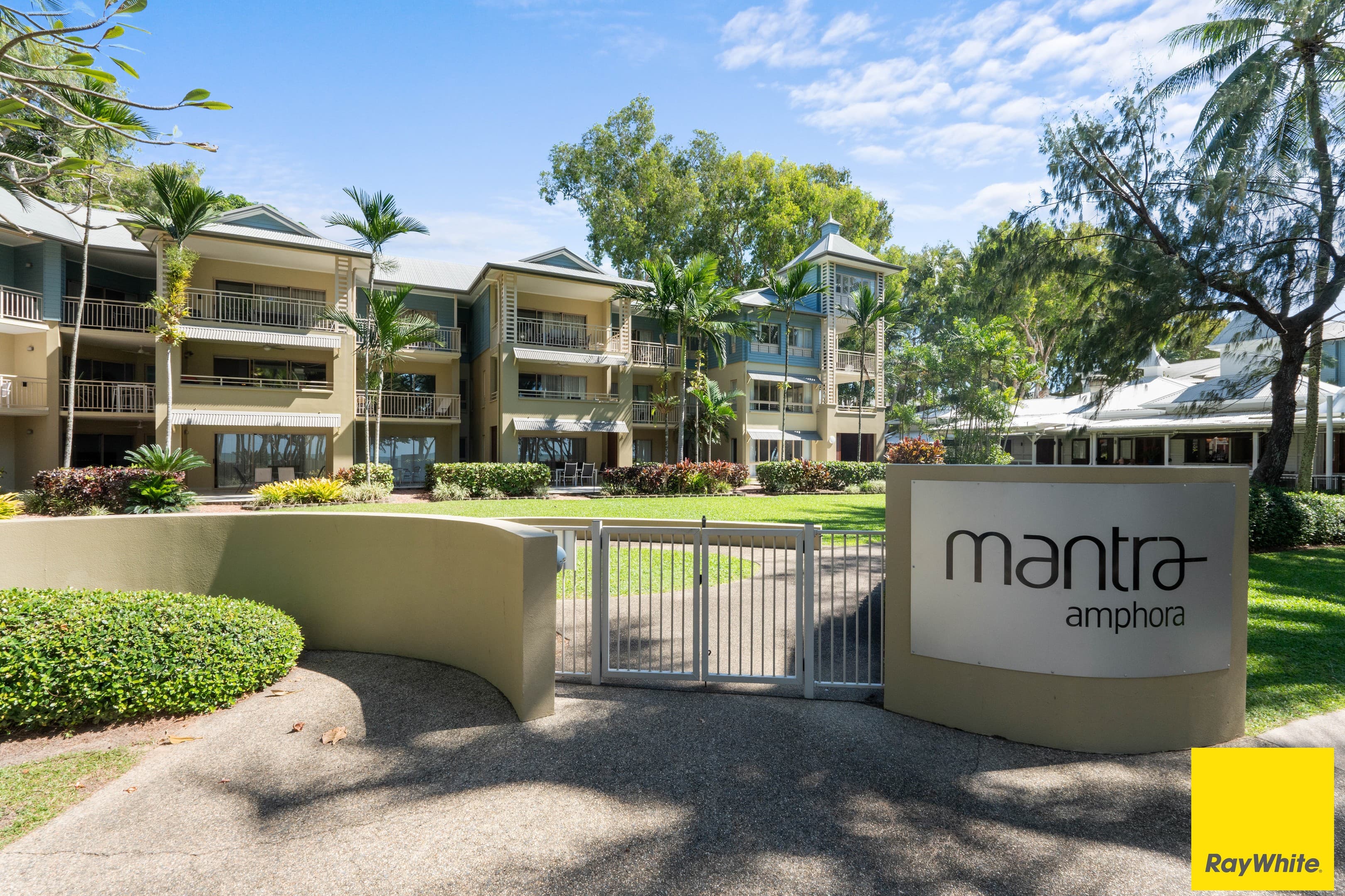 835/49-63 Williams Esplanade, Palm Cove — photo 1 of 5