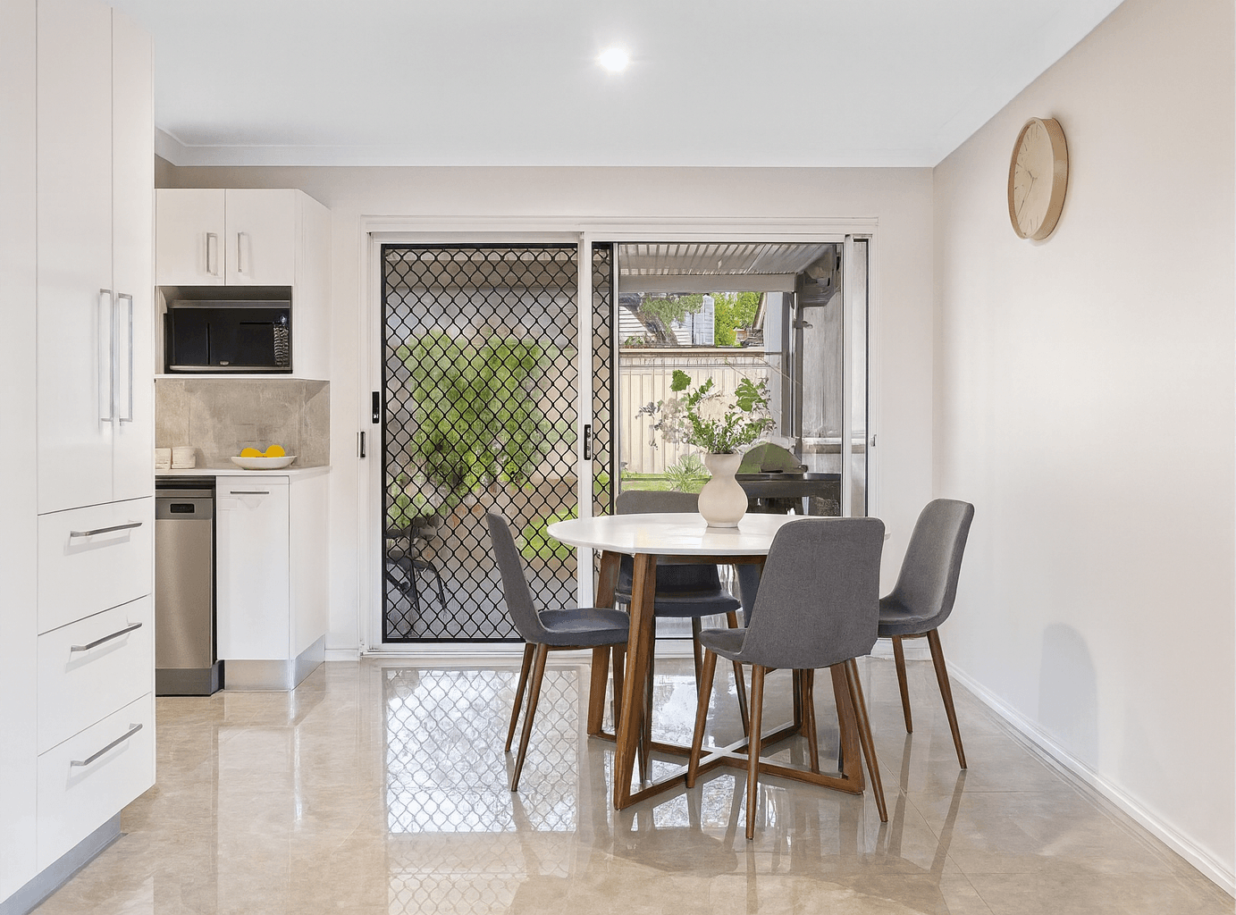 39/45 Nyanza Street, Woodridge - Image 1