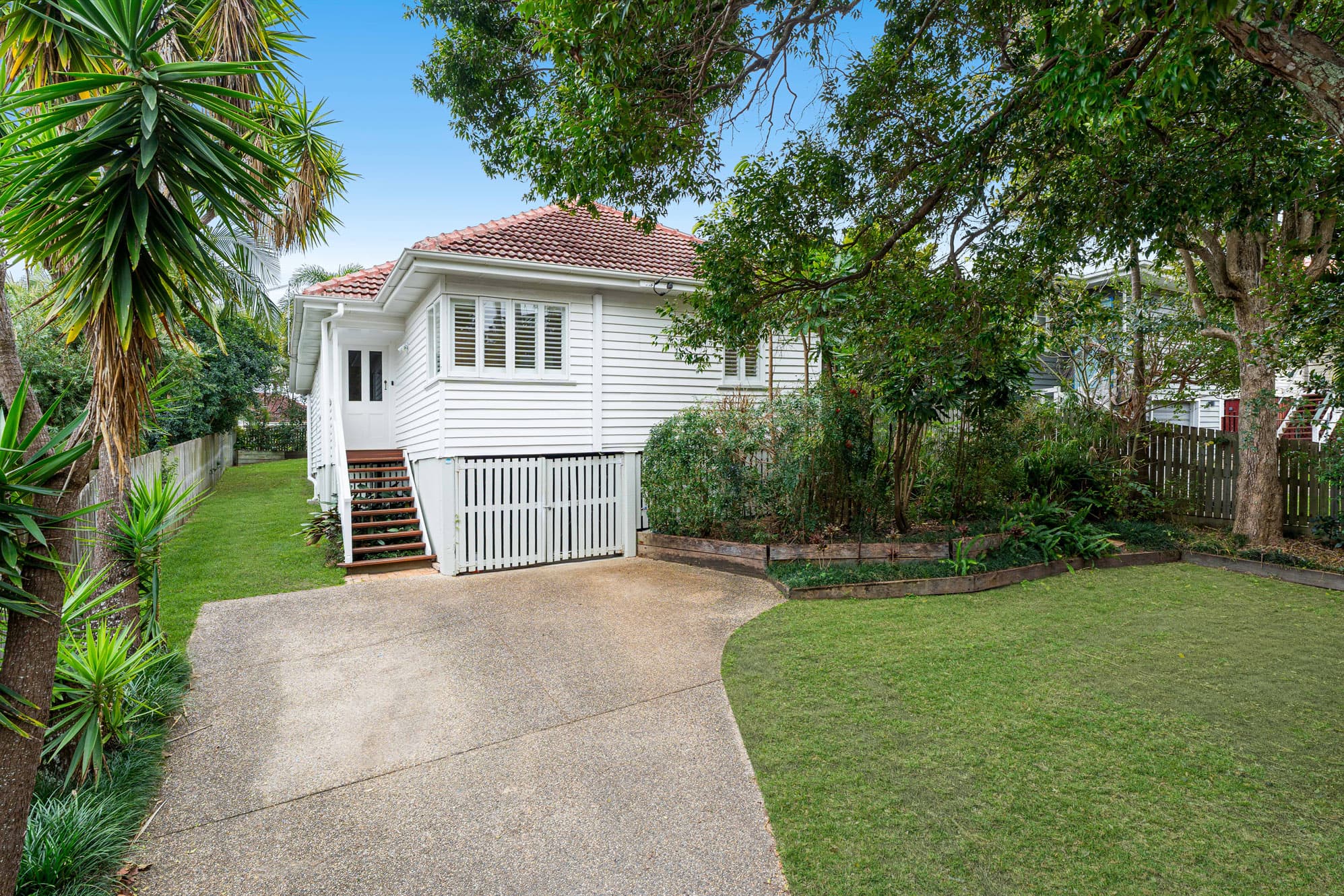 Manly — photo 1 of 5