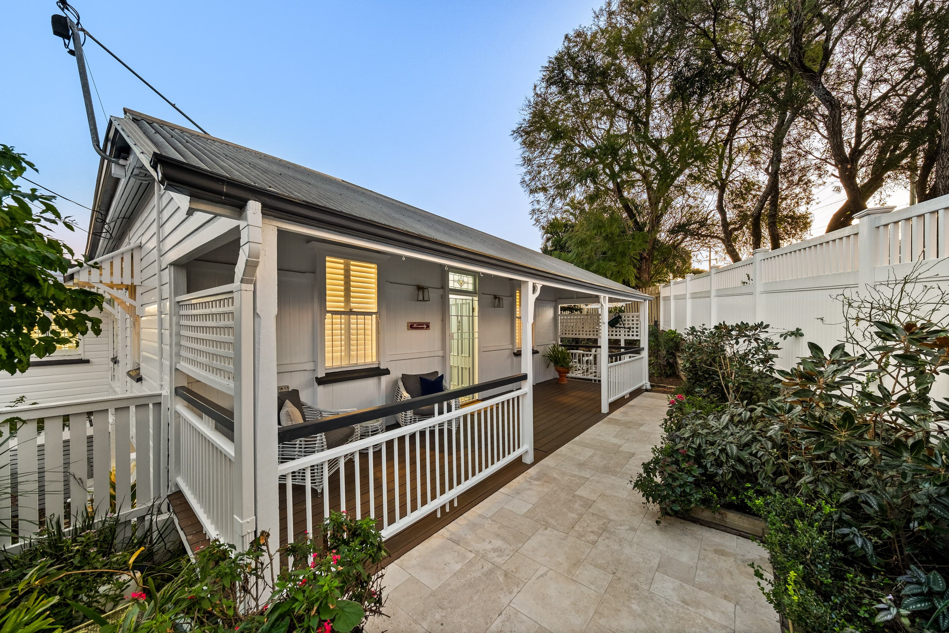 140A Kennedy Terrace, Paddington, Paddington — photo 1 of 5
