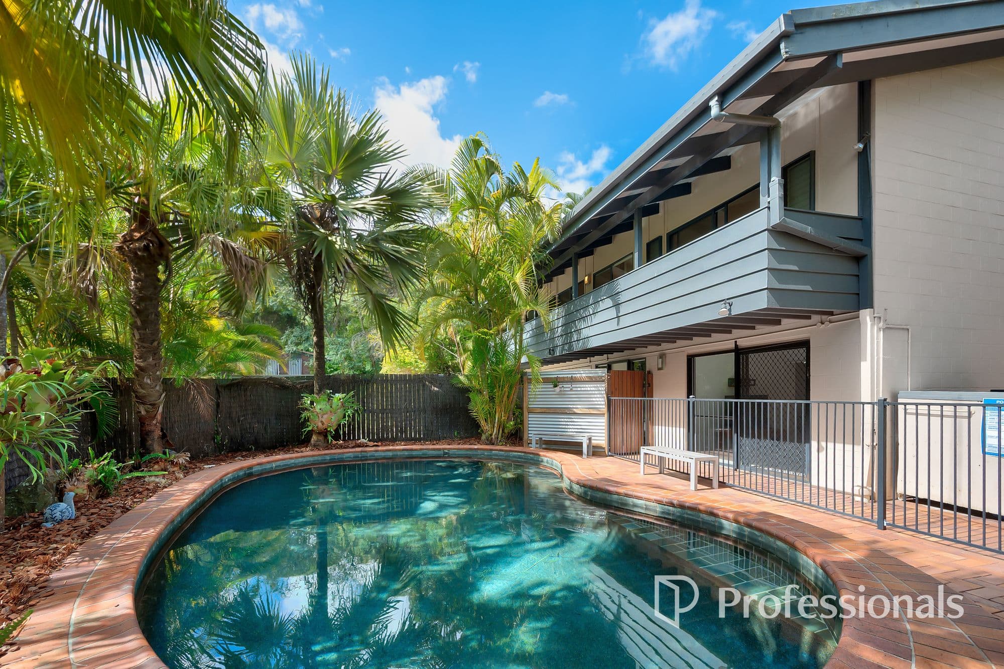 8 Tarnee Street, Ferny Hills — photo 1 of 5