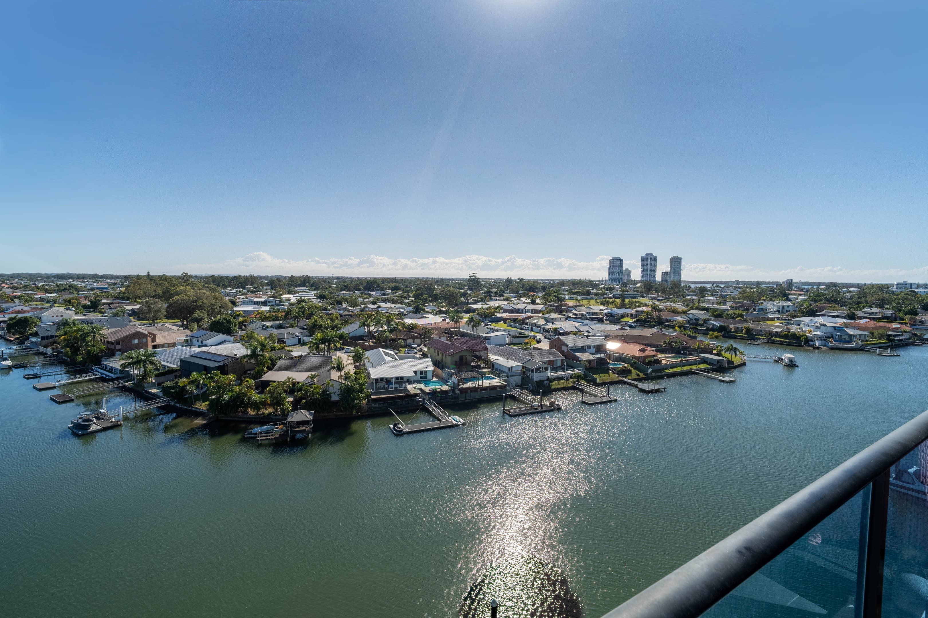5705/5 Harbourside Court, Biggera Waters, Biggera Waters — photo 1 of 5