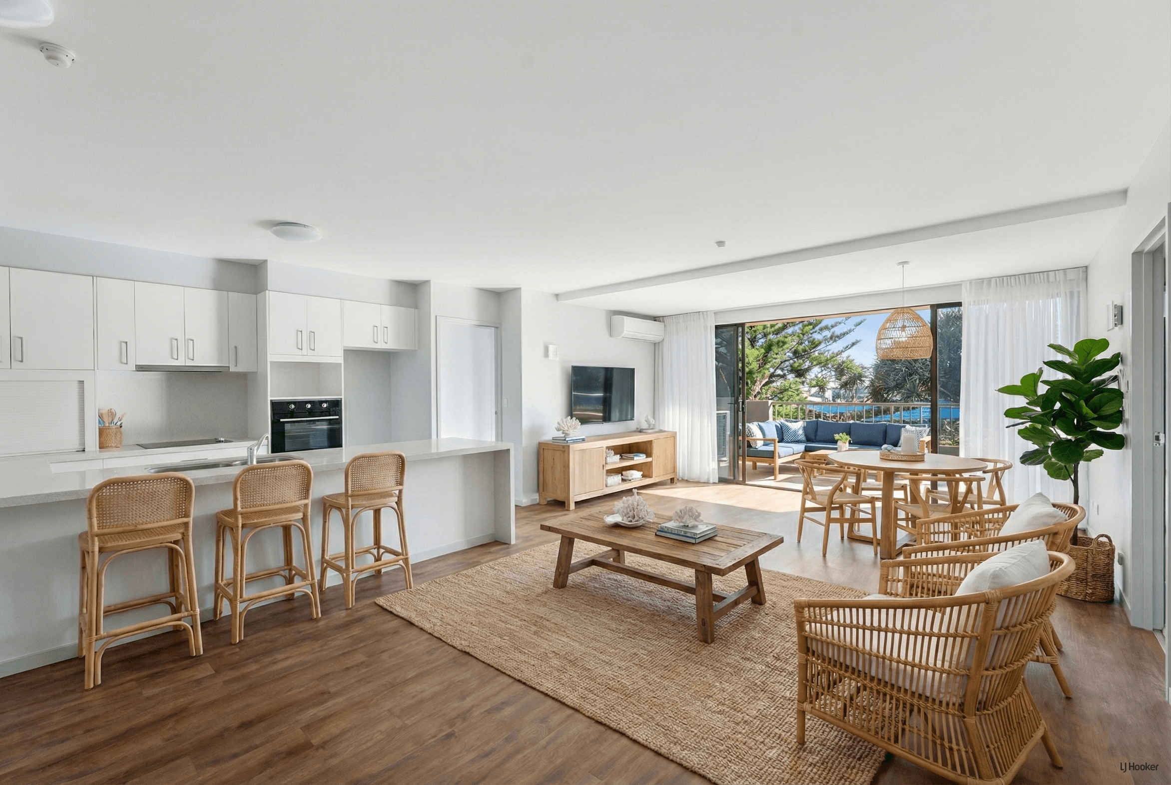 1B/828 Pacific Parade, Currumbin, Currumbin — photo 1 of 5