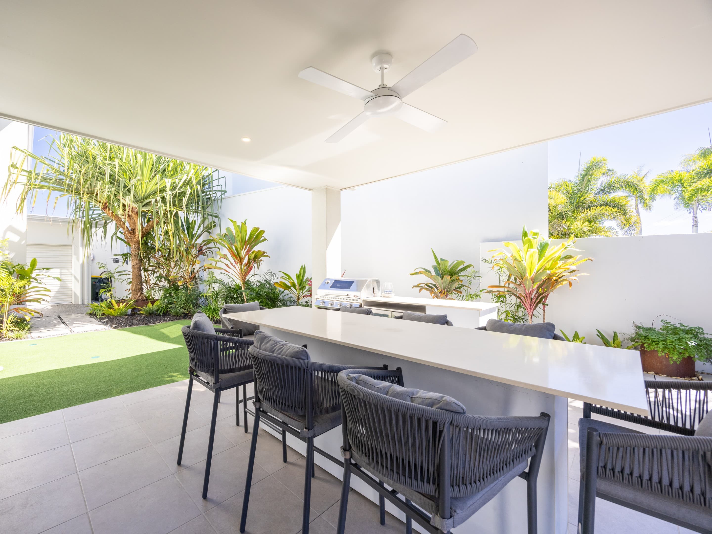 7815 Pavilions Close, Hope Island, Hope Island — photo 1 of 5