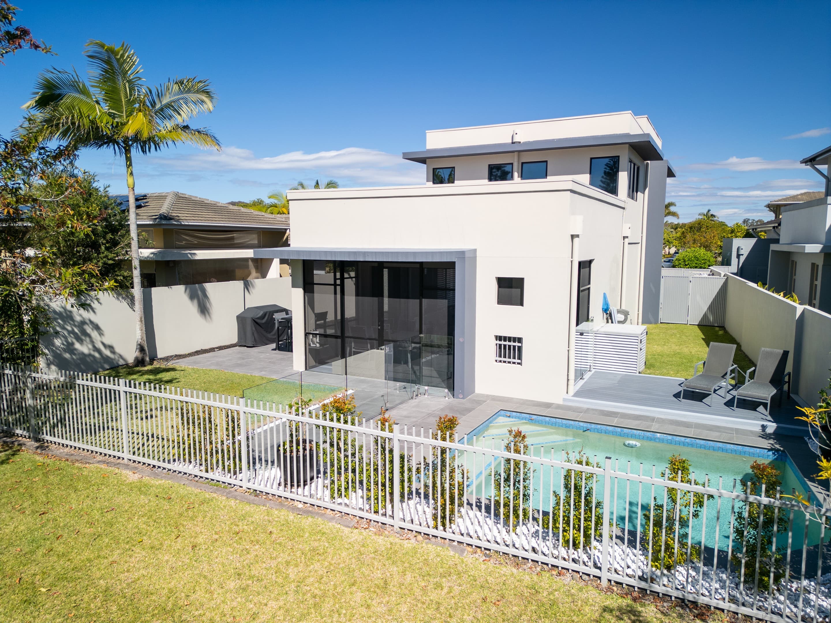 6113 Trasimeno Avenue, Hope Island - Image 1