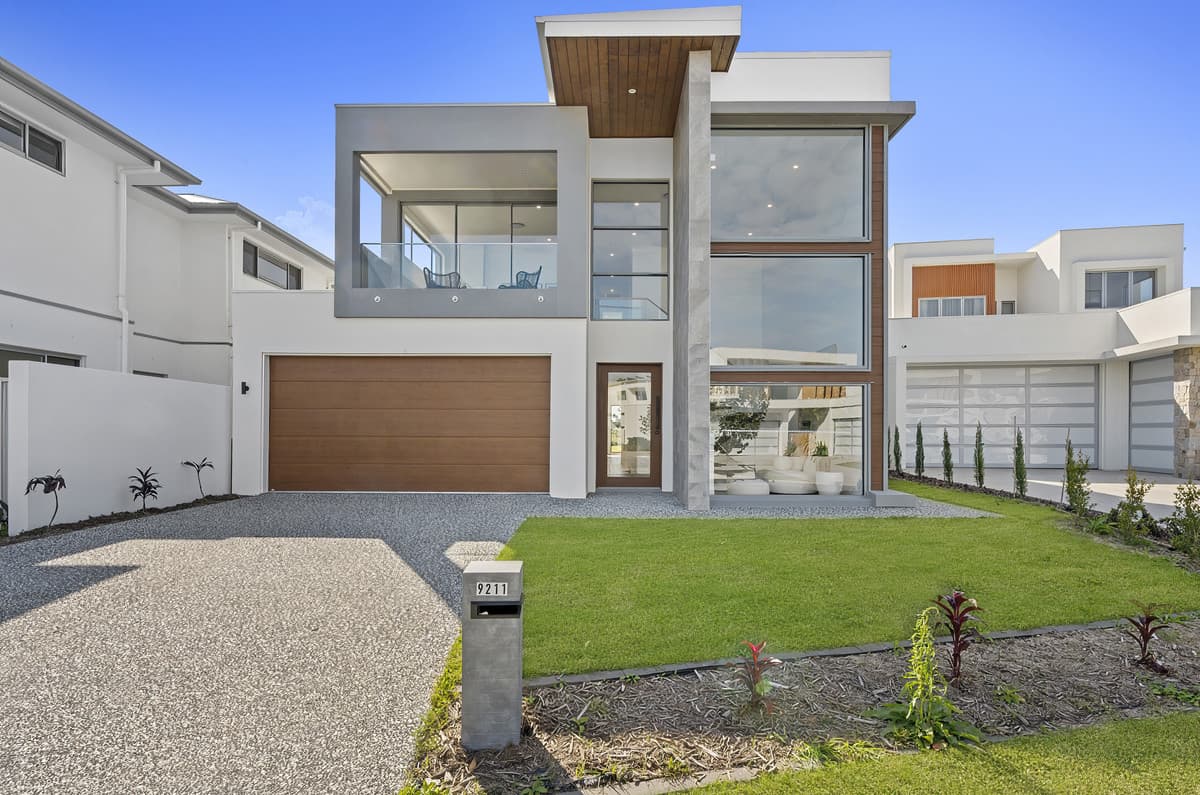 9211 Peter Senior Drive, Hope Island - Image 1