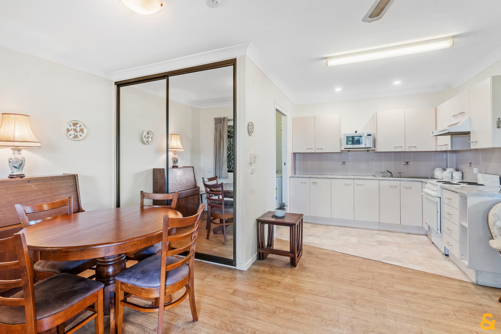 10/15 Carmichael Court, Wynnum West, Wynnum West — photo 1 of 5