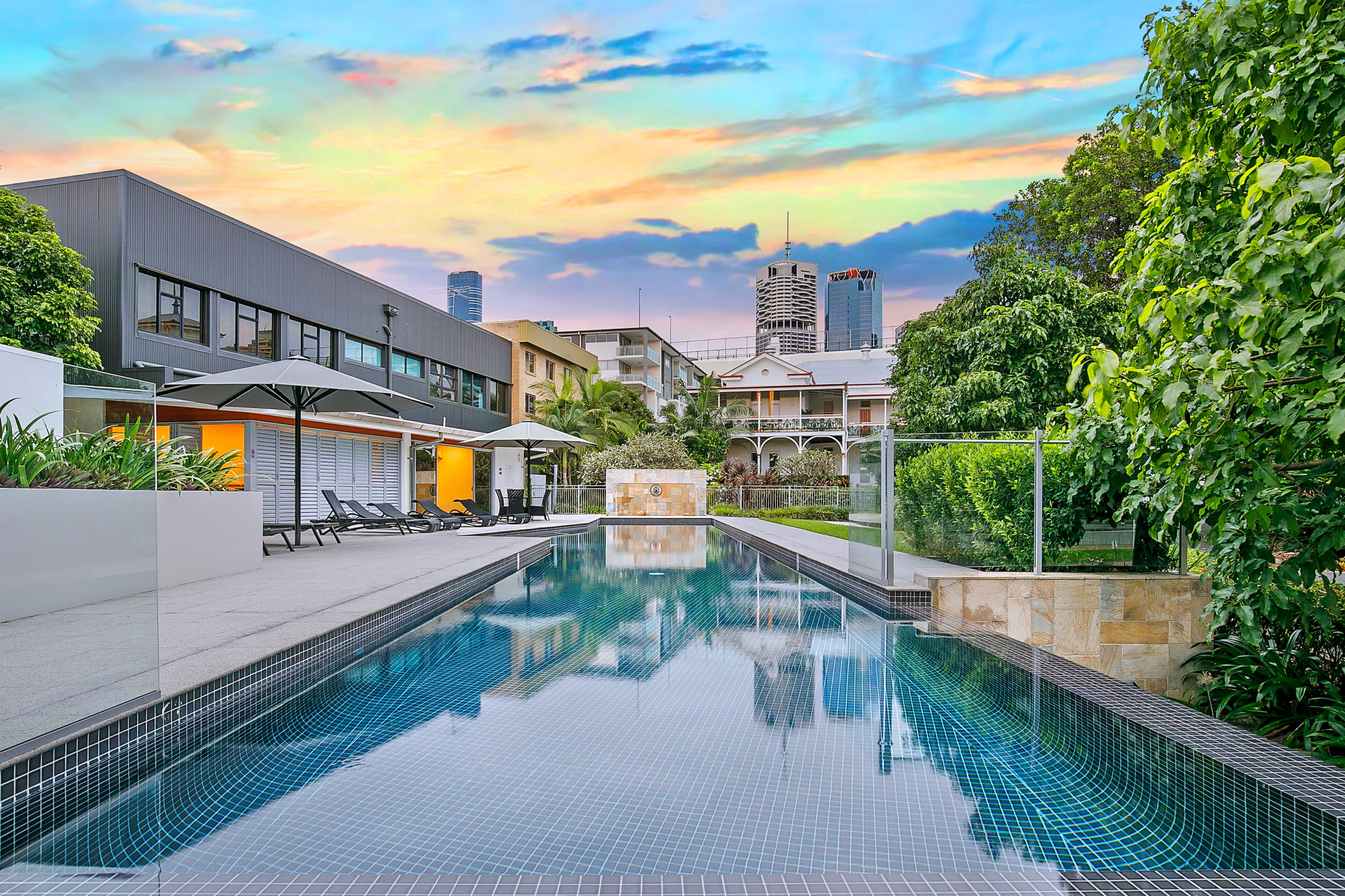 3507/19 Anderson Street, Kangaroo Point - Image 1