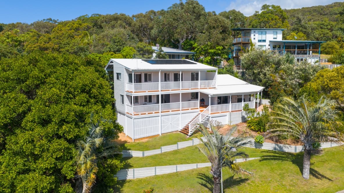 44 Cumming Parade, Point Lookout — photo 1 of 5