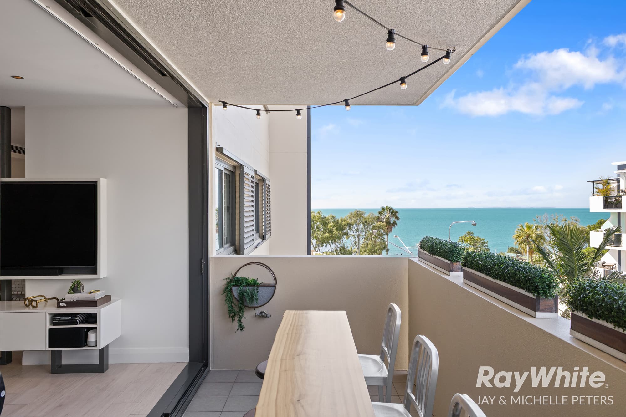 302/99 Marine Parade, Redcliffe - Image 1