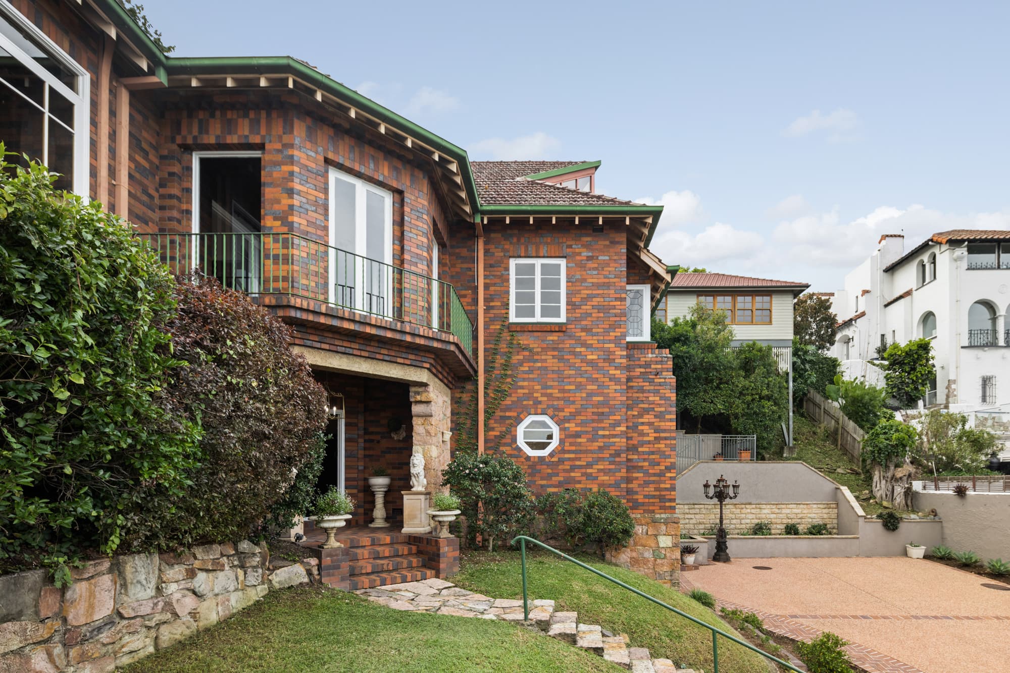 15 Hillside Crescent, Hamilton — photo 1 of 5