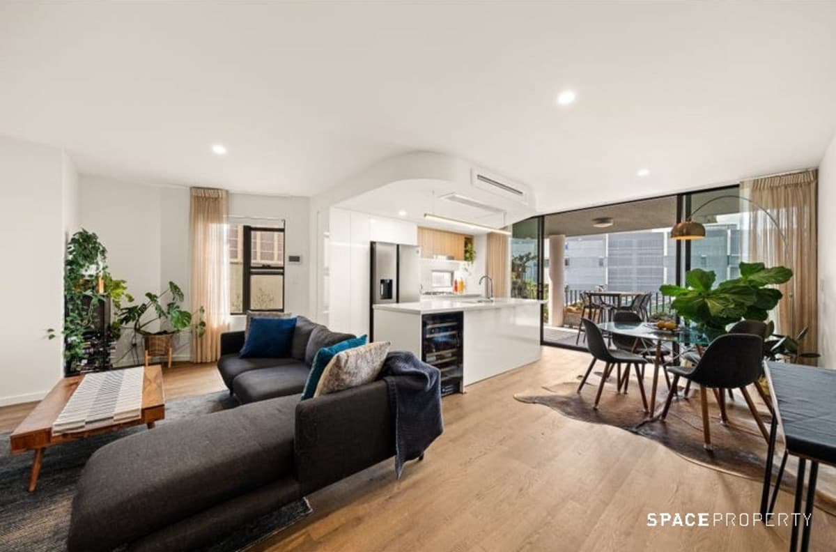 1201/28 Lower Clifton Terrace, Red Hill, Red Hill — photo 1 of 5