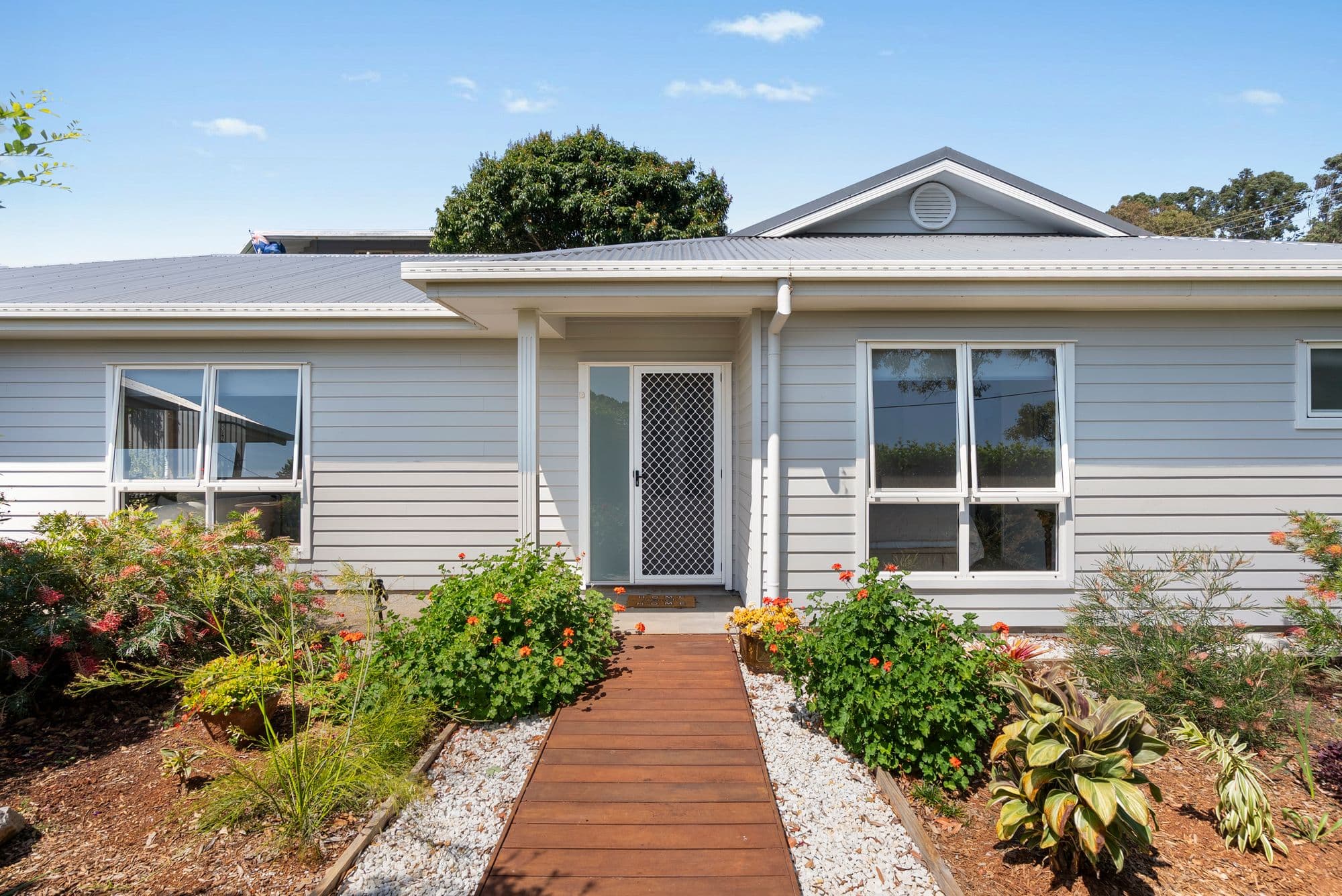 5 Cooee Crescent, Macleay Island — photo 1 of 5