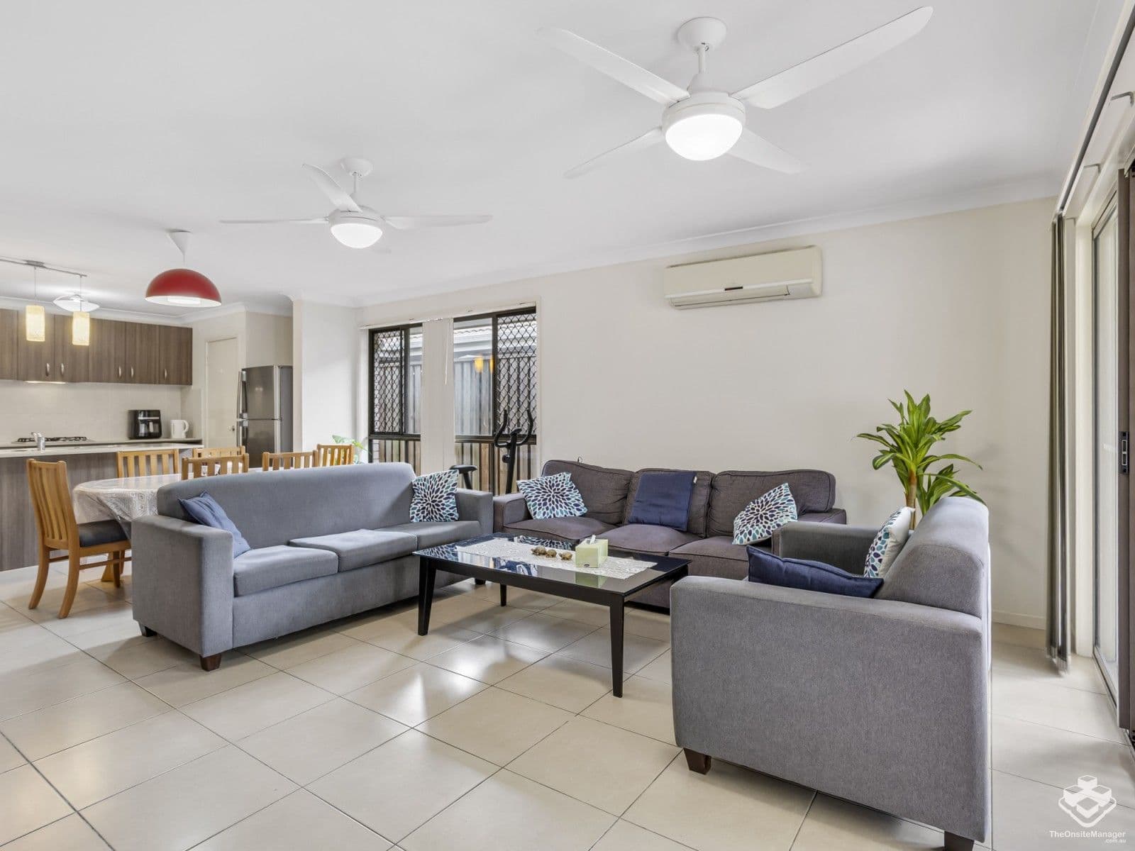 14 Kirijani Street, Fitzgibbon — photo 1 of 5