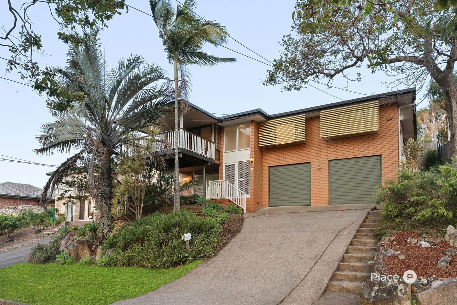 35 Lewana Street, Mansfield — photo 1 of 5