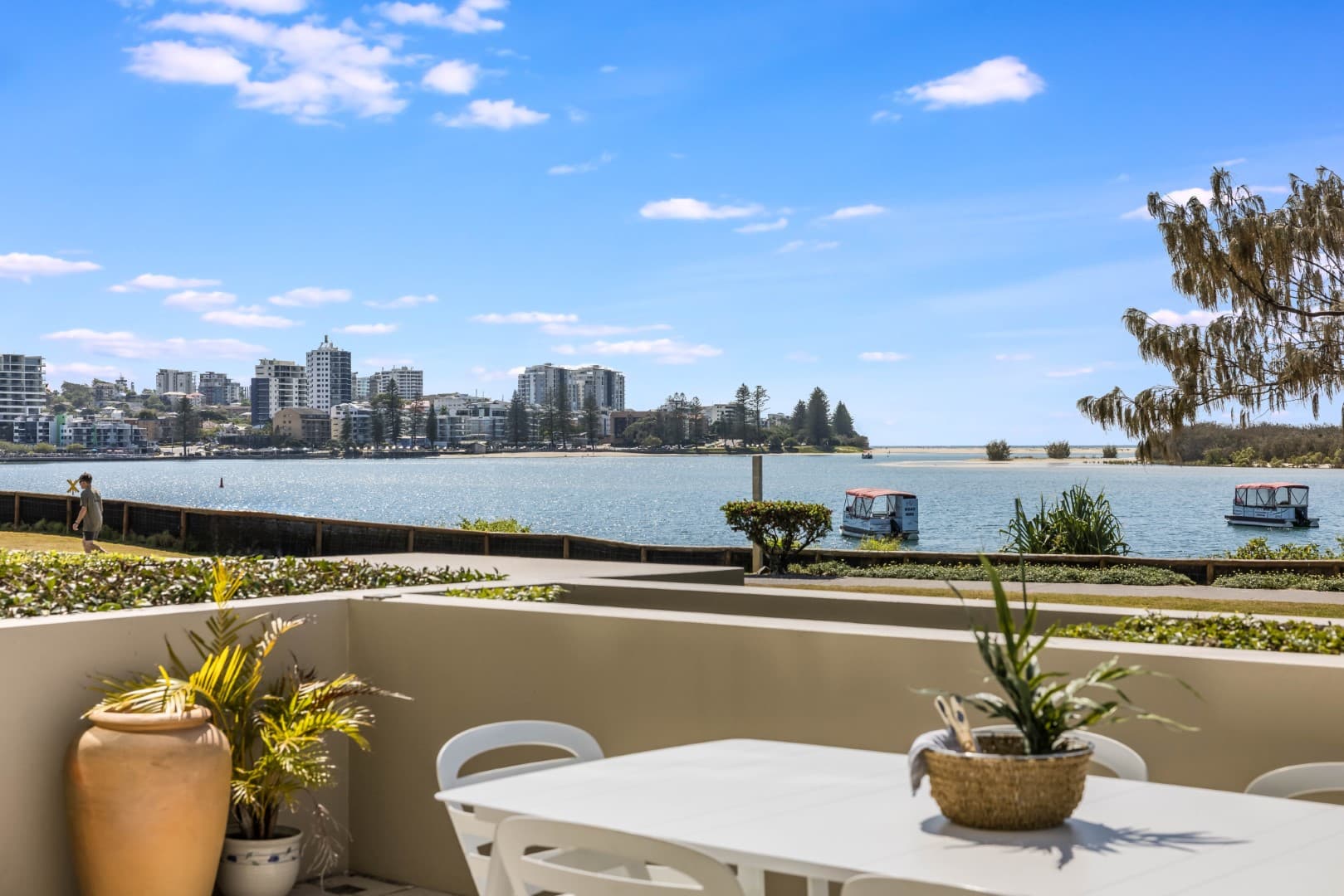 2/1 Esplanade, Golden Beach, Golden Beach — photo 1 of 5