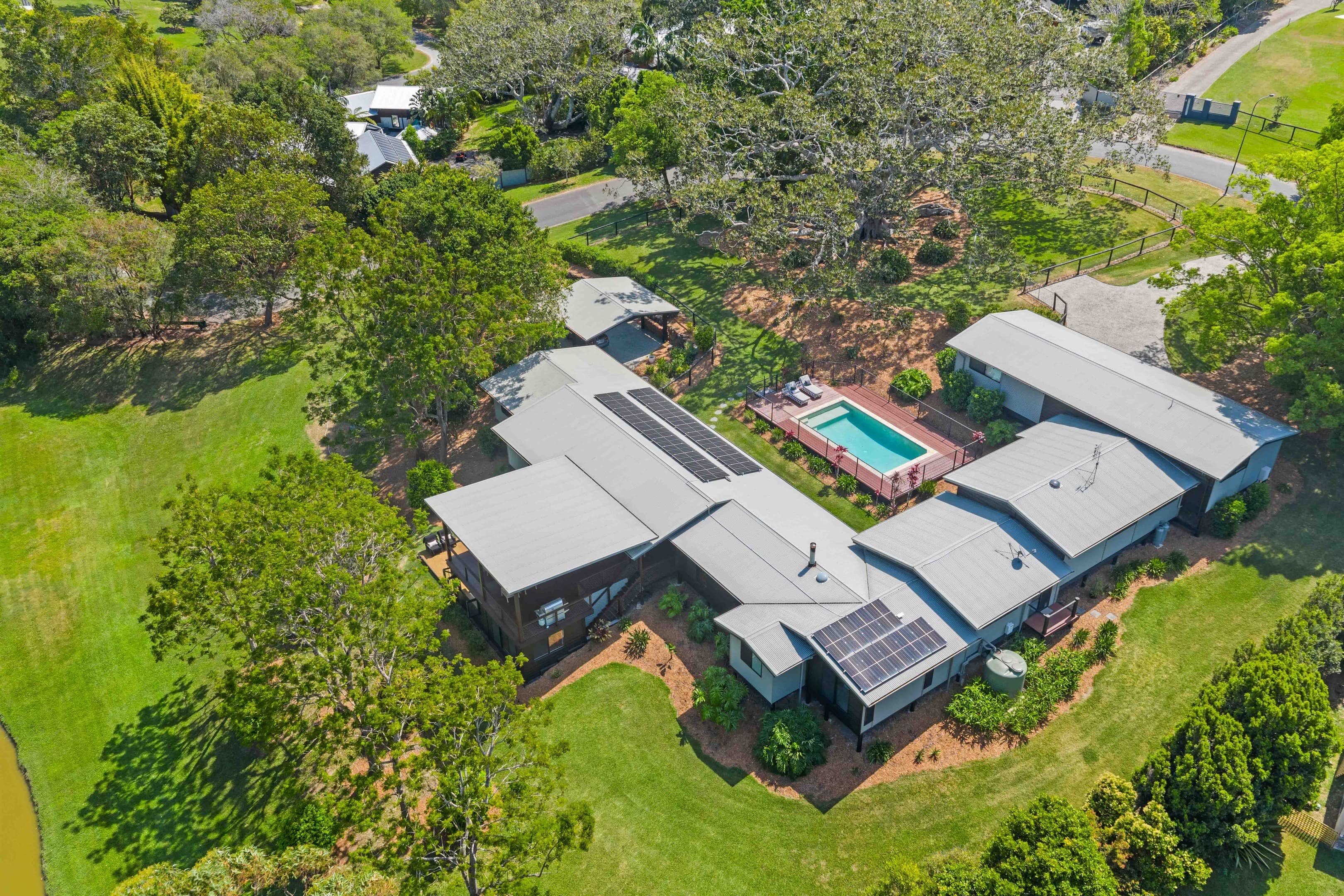 5-13 Stockyard Court, Tallebudgera - Image 1