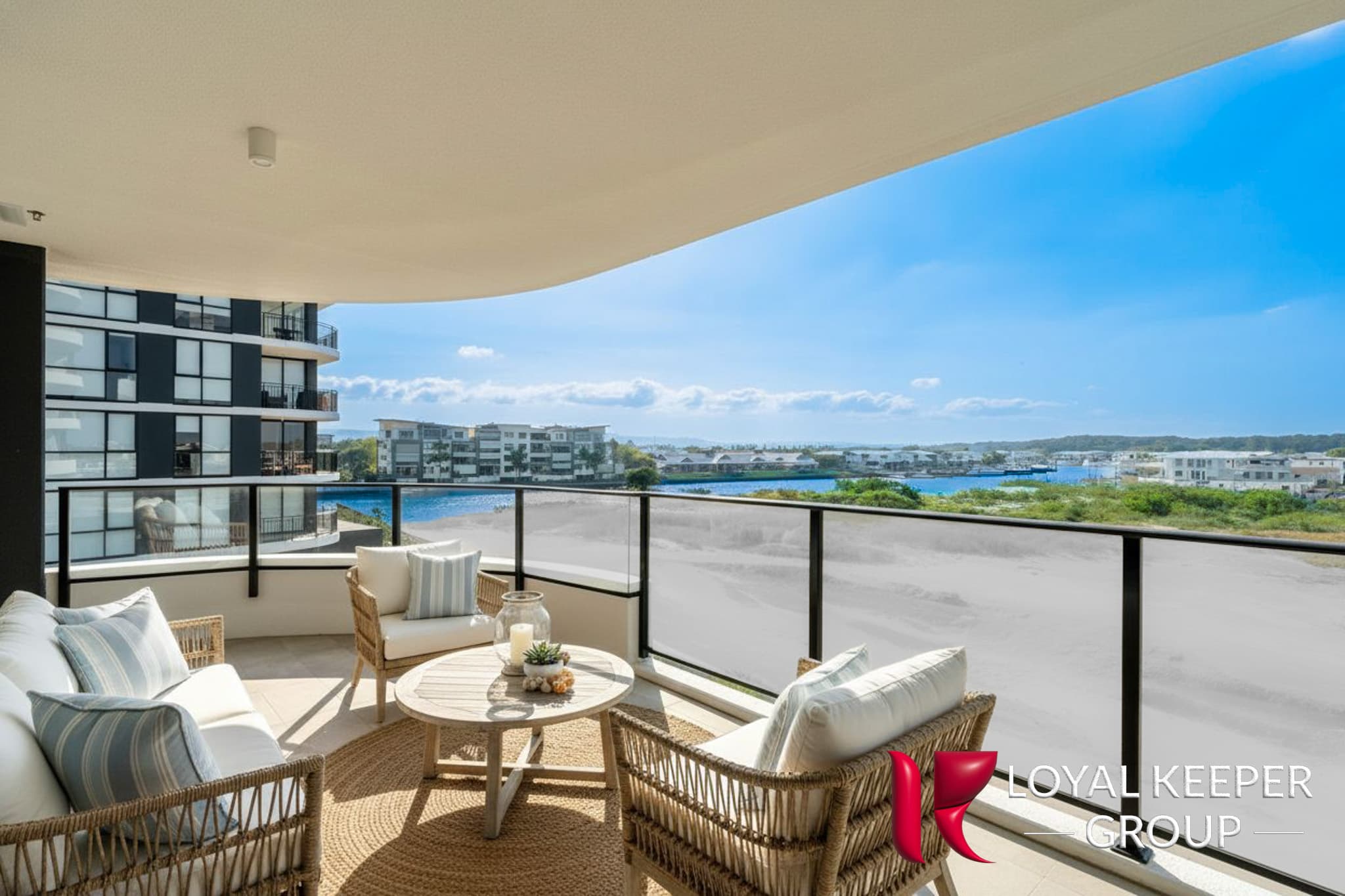 2301/10 Sickle Avenue, Hope Island, Hope Island — photo 1 of 5