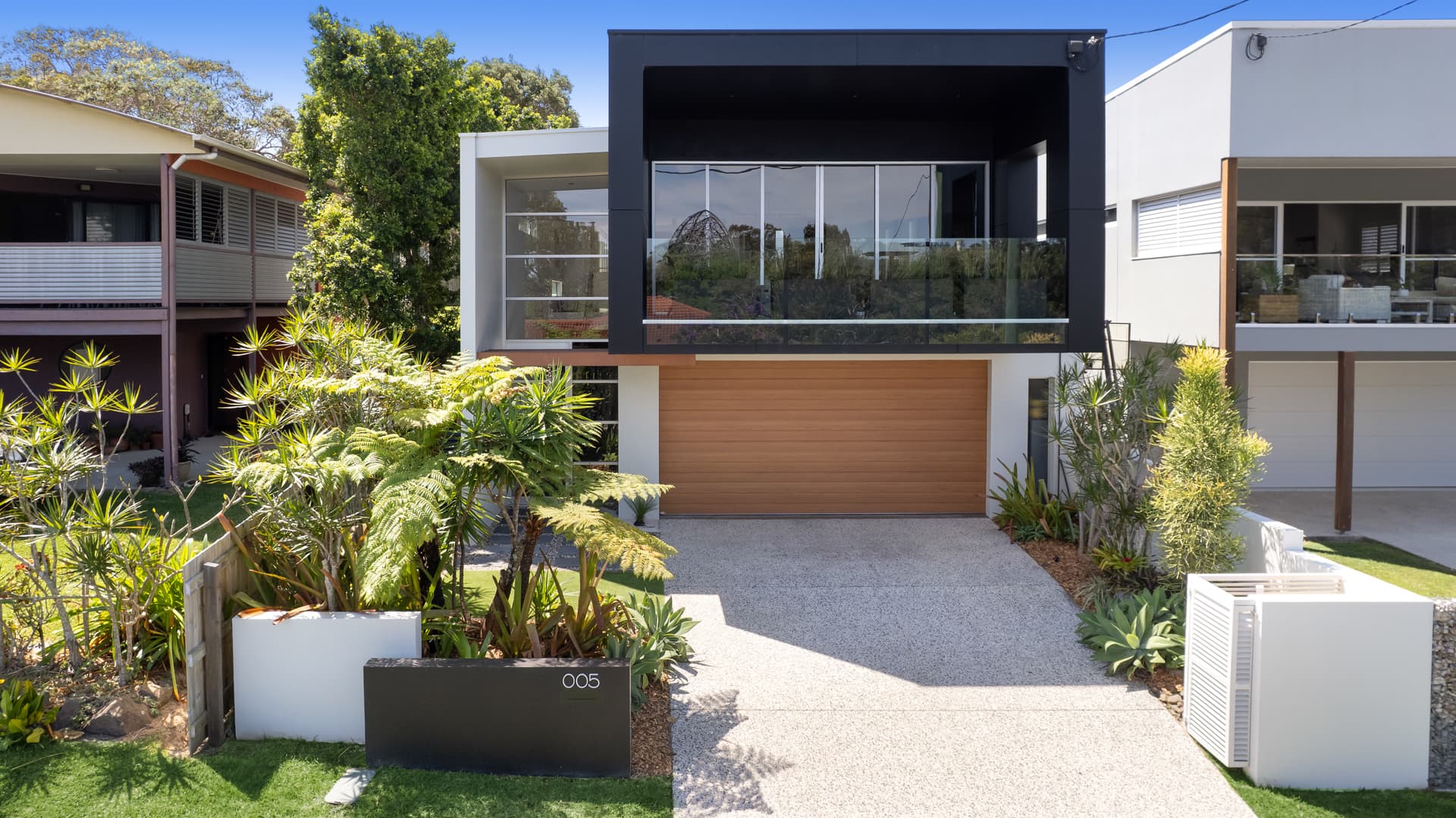 5 MacDonald Street, Dicky Beach — photo 1 of 5