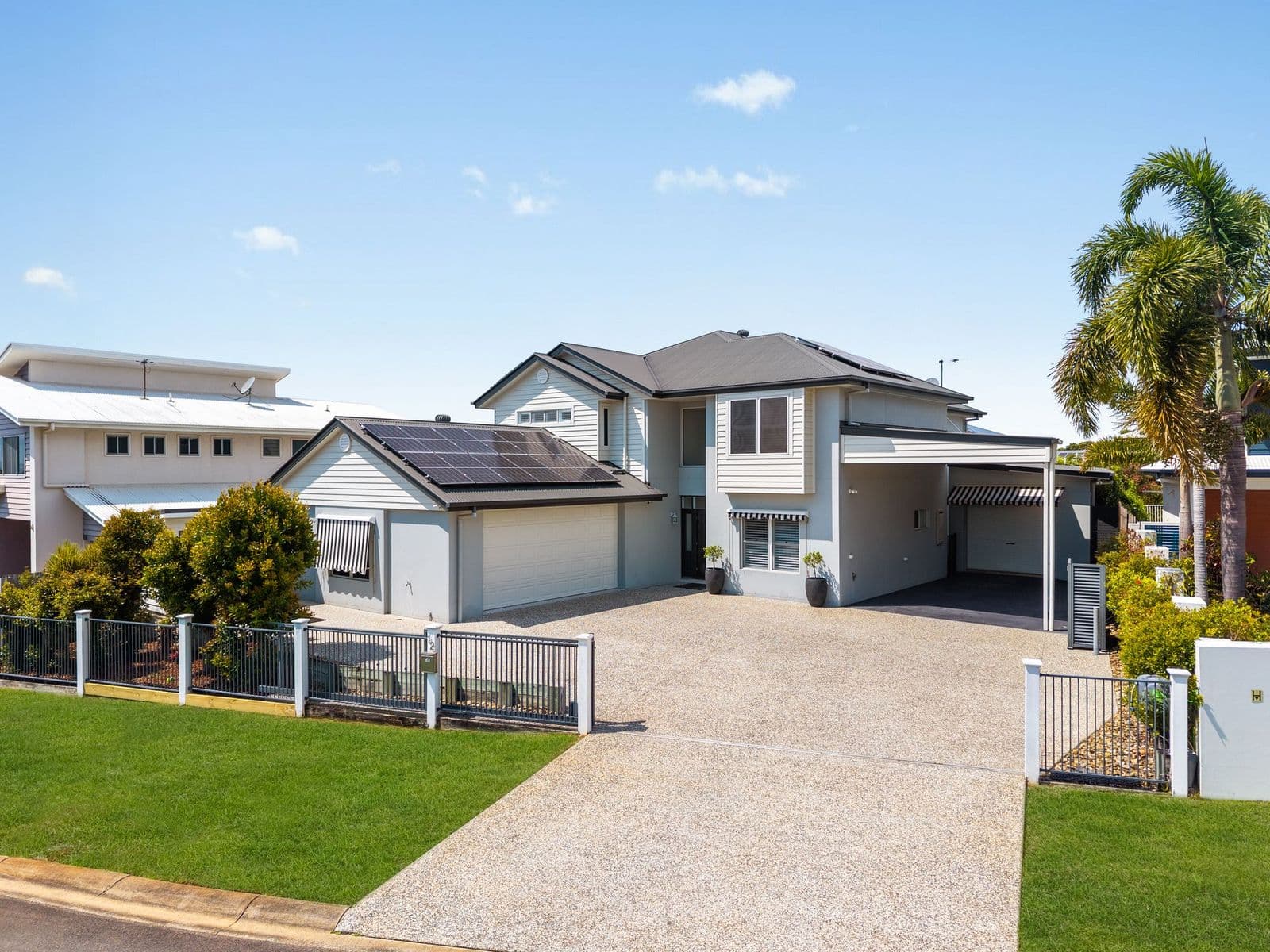 12 Bedarra Street, Redland Bay — photo 1 of 5