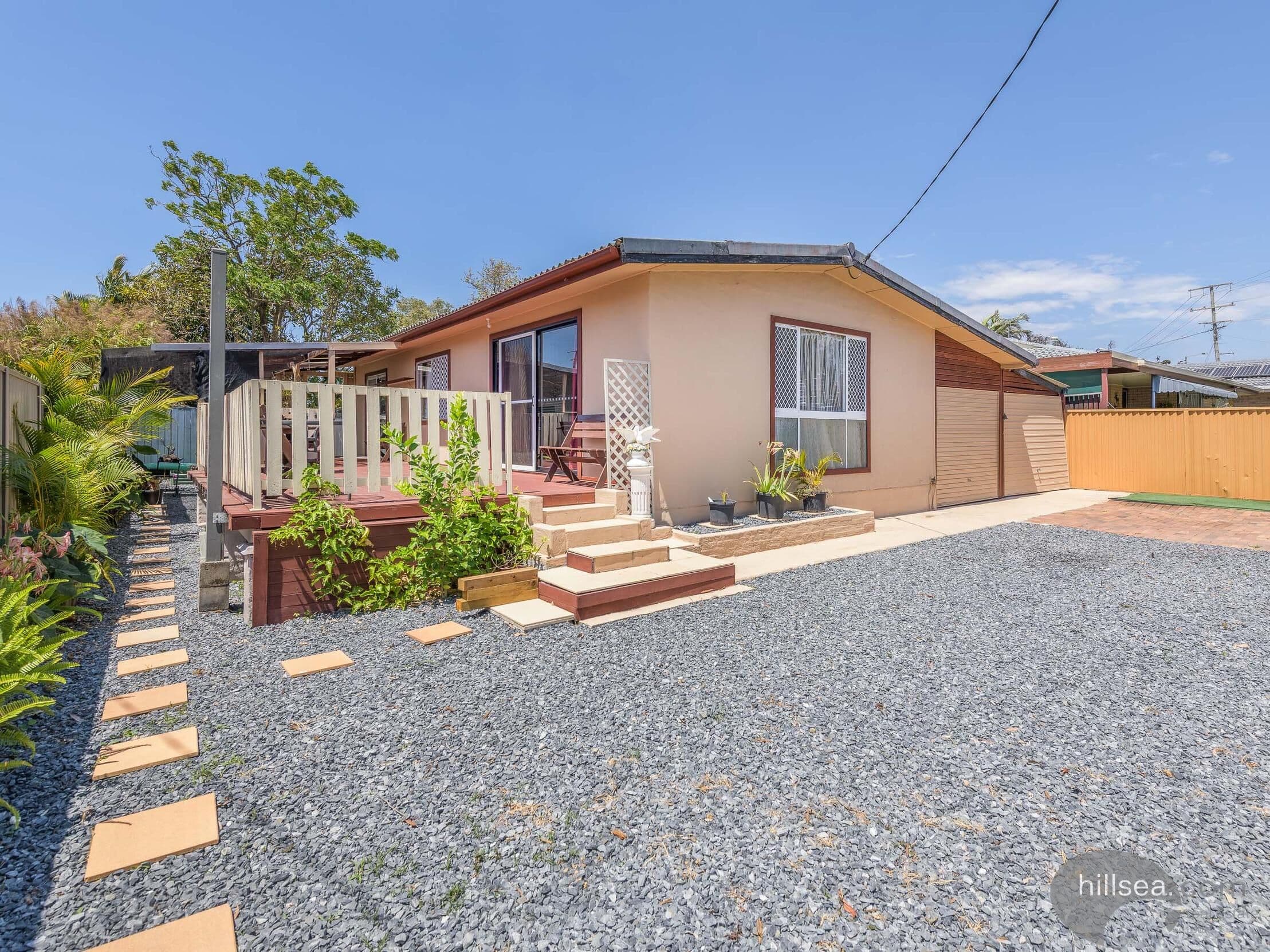 7 Morala Avenue, Biggera Waters, Biggera Waters — photo 1 of 5